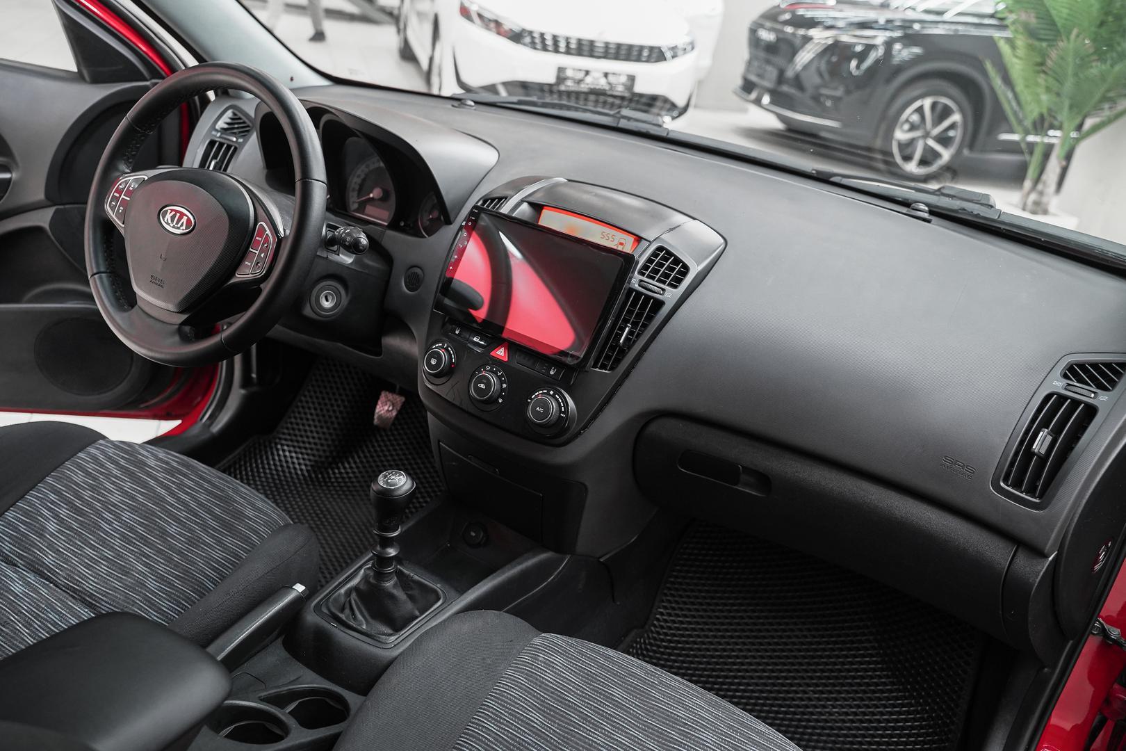 Kia Ceed 2008, красный, ДЦ Орехово