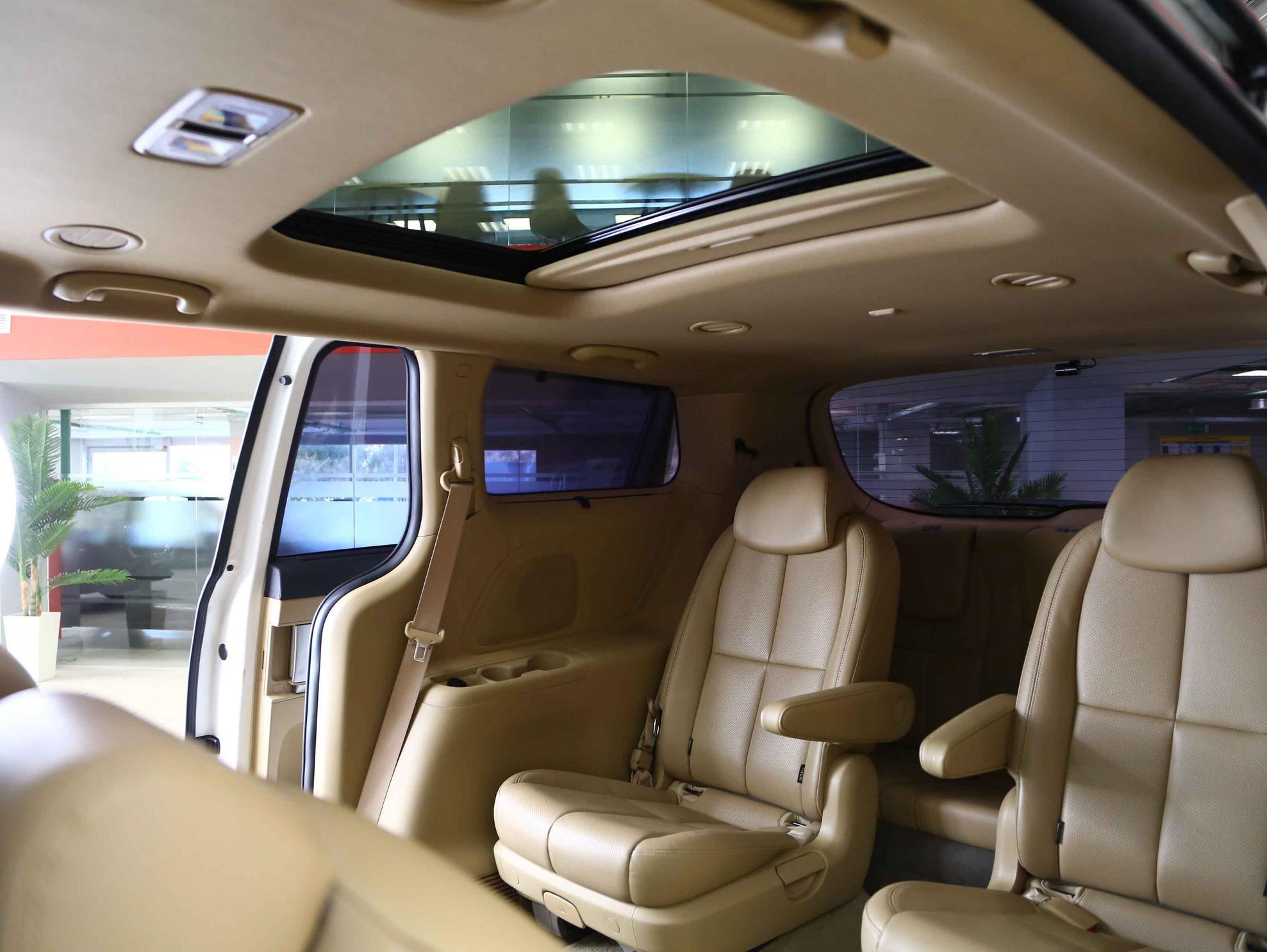 Kia Carnival 2019, белый, ДЦ Орехово