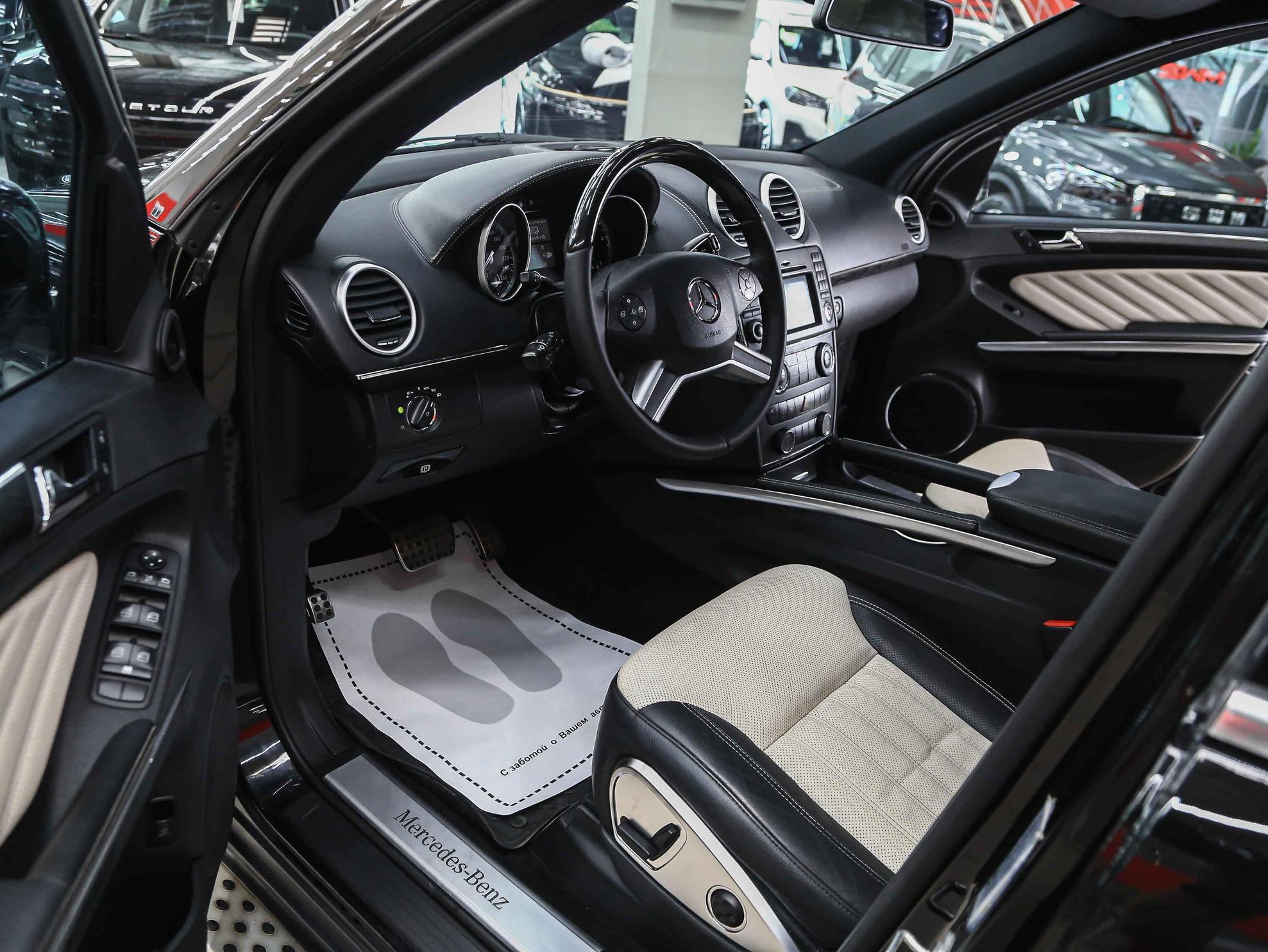 Mercedes-Benz GL-Класс 2011, черный, ДЦ Орехово