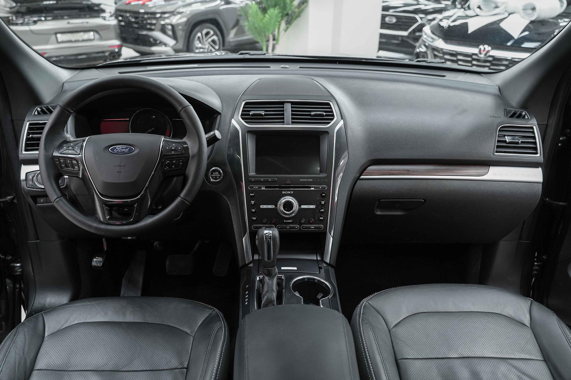 Ford Explorer 2018, серый, ДЦ Орехово
