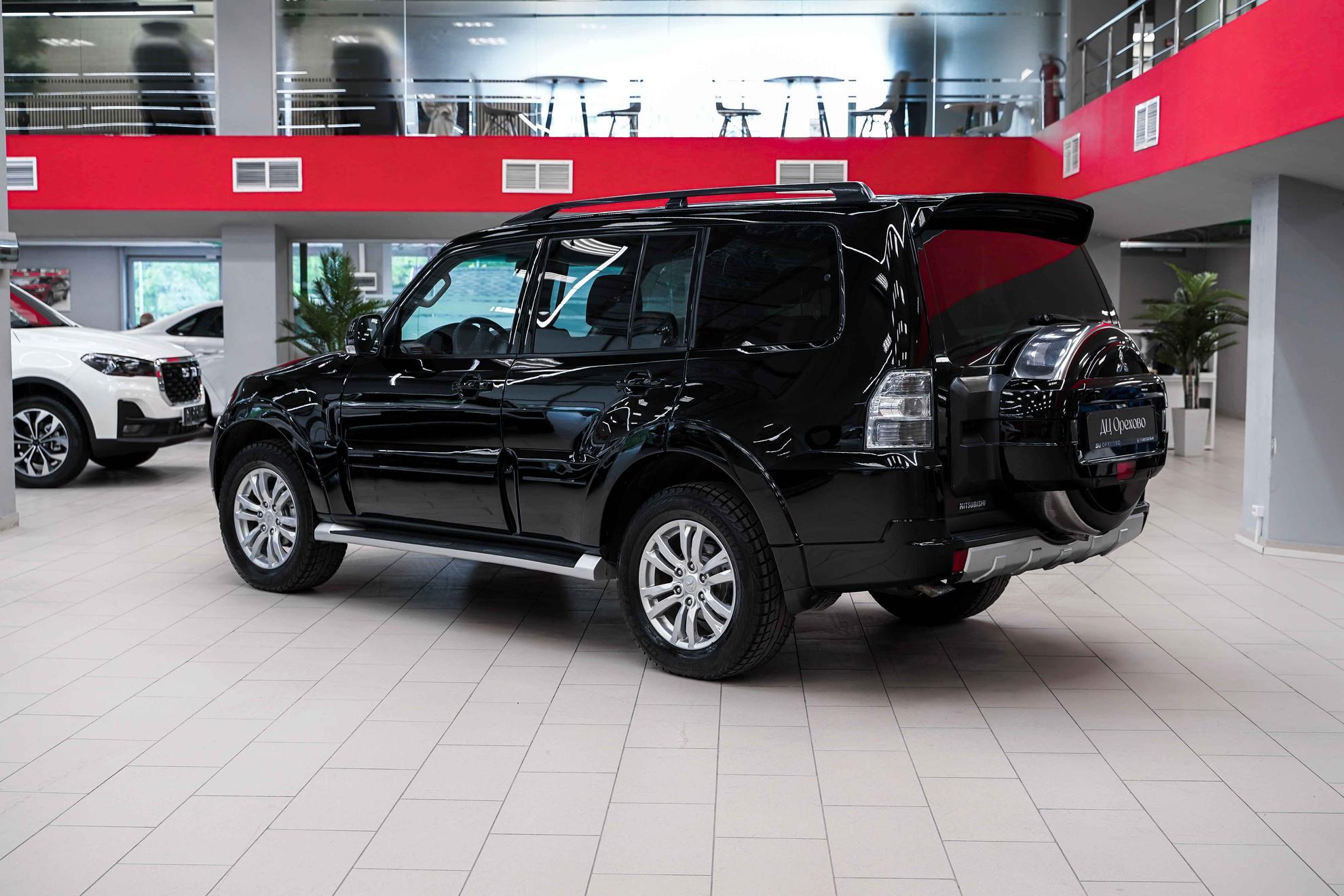 Mitsubishi Pajero 2013, черный, ДЦ Орехово