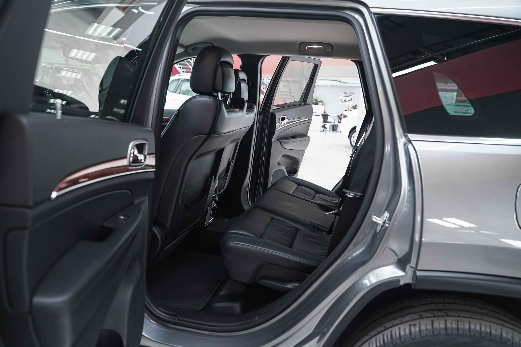 Jeep Grand Cherokee 2012, серый, ДЦ Орехово