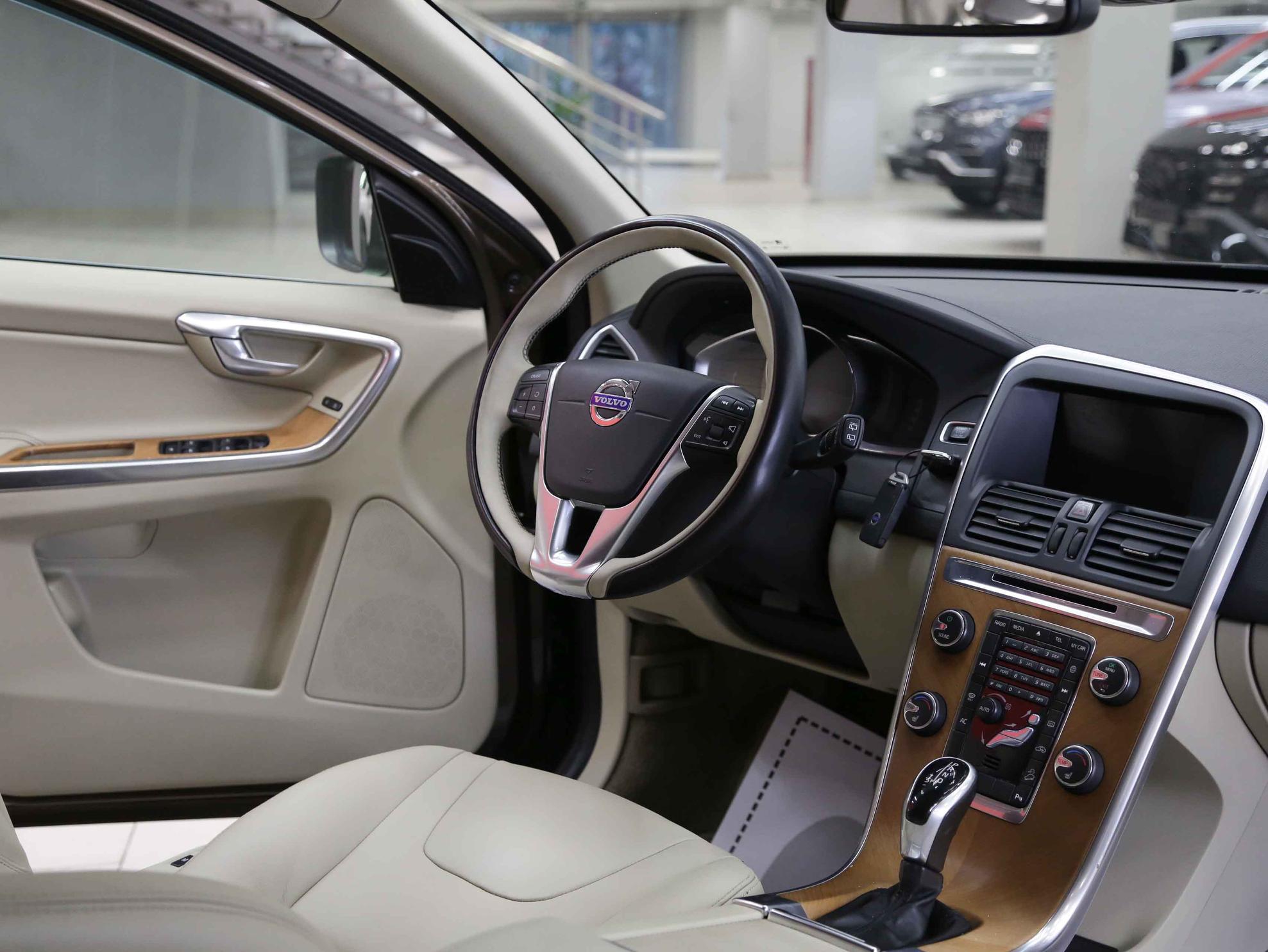 Volvo XC60 2013, коричневый, ДЦ Орехово