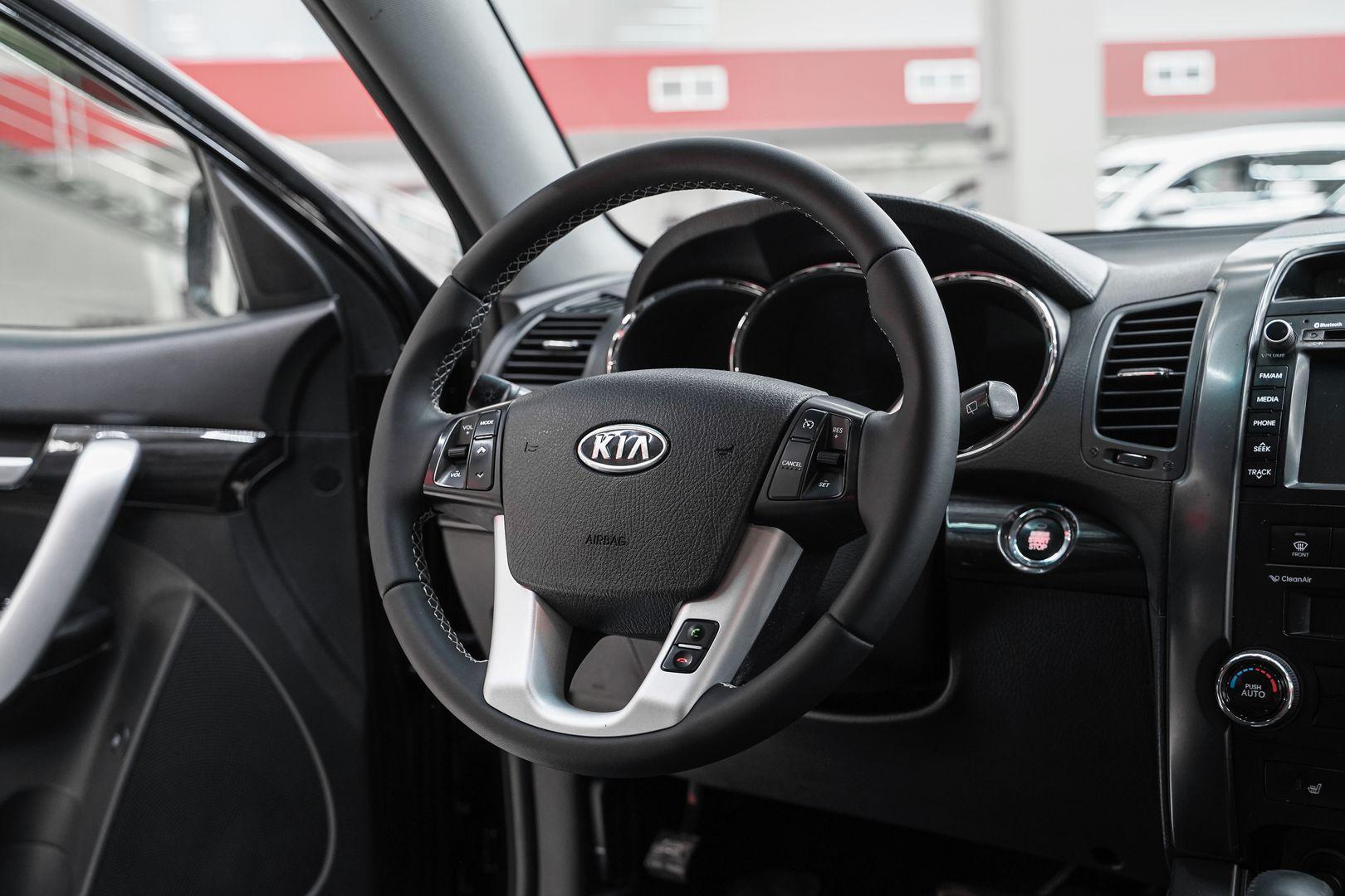 Kia Sorento 2012, черный, ДЦ Орехово