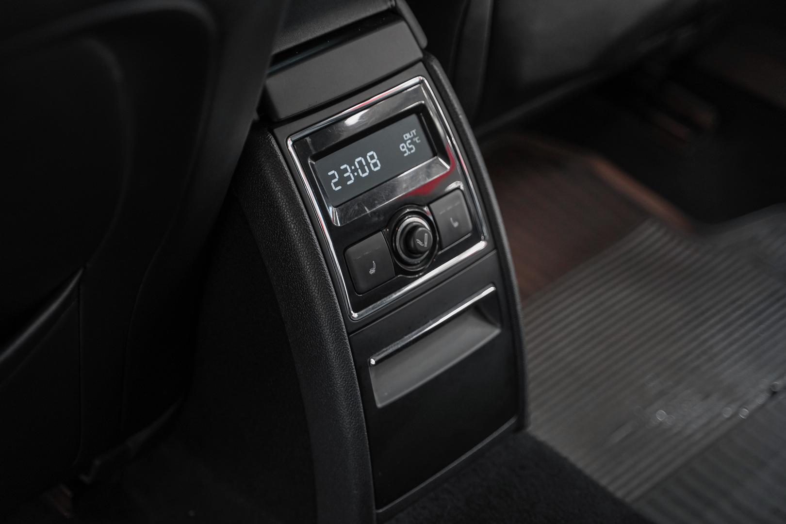 Skoda Superb 2014, черный, ДЦ Орехово