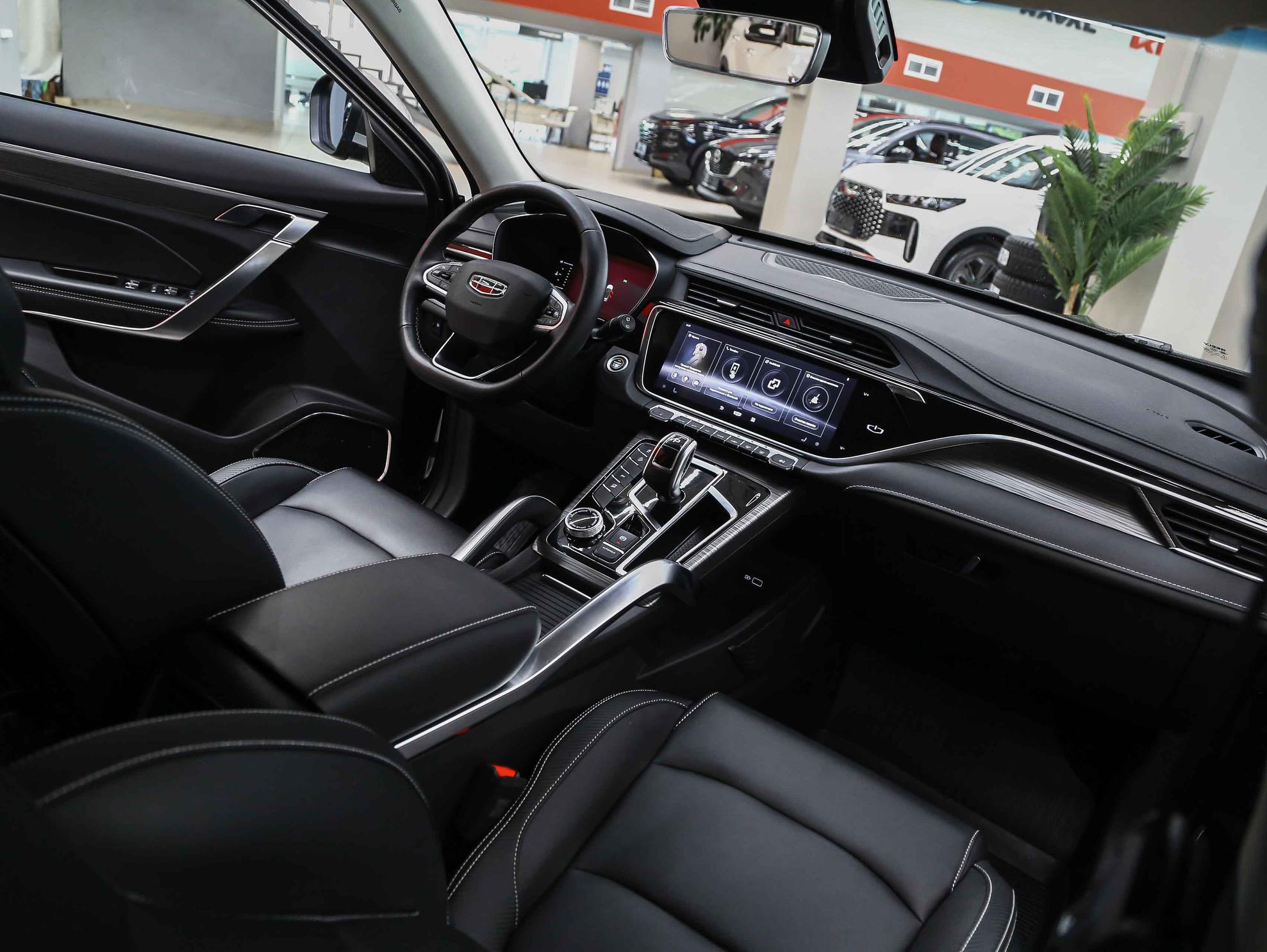 Geely Atlas Pro 2023, серый, ДЦ Орехово
