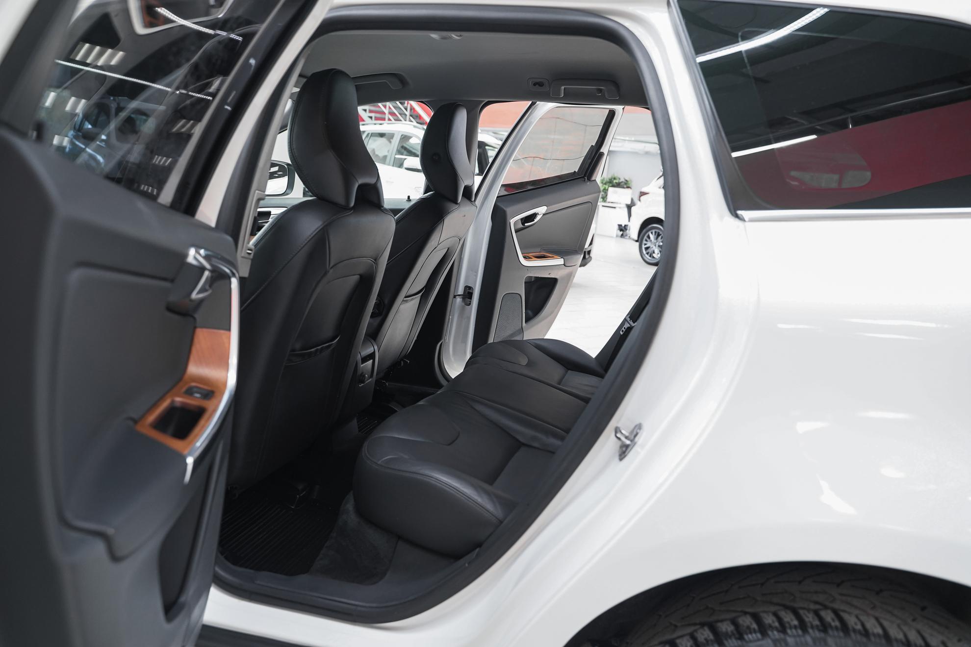 Volvo XC60 2014, белый, ДЦ Орехово