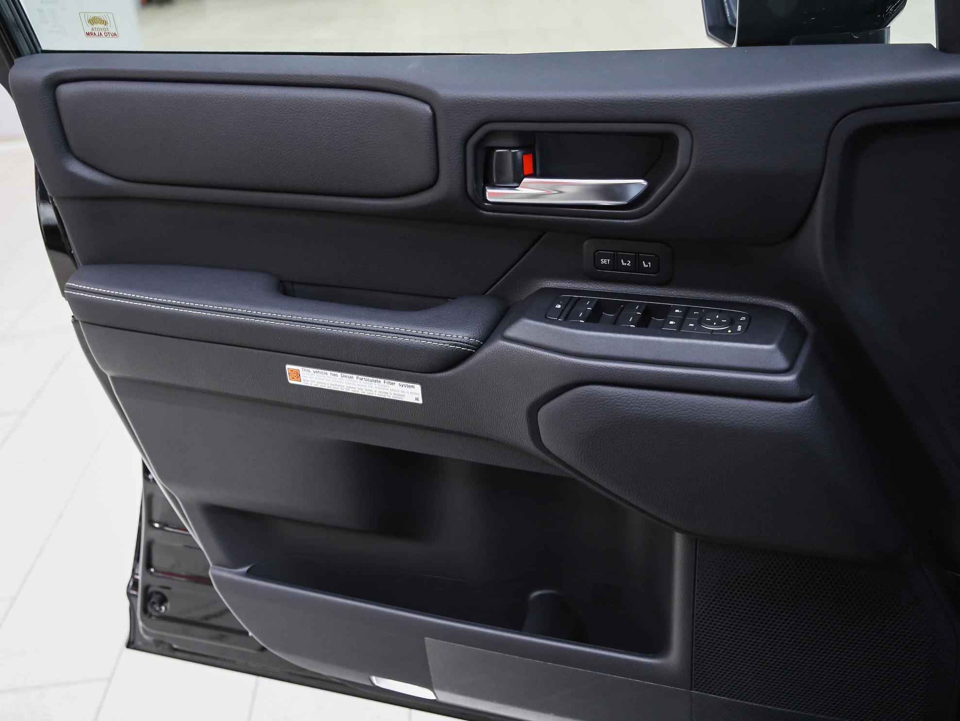Toyota Land Cruiser Prado 2026, черный, ДЦ Орехово