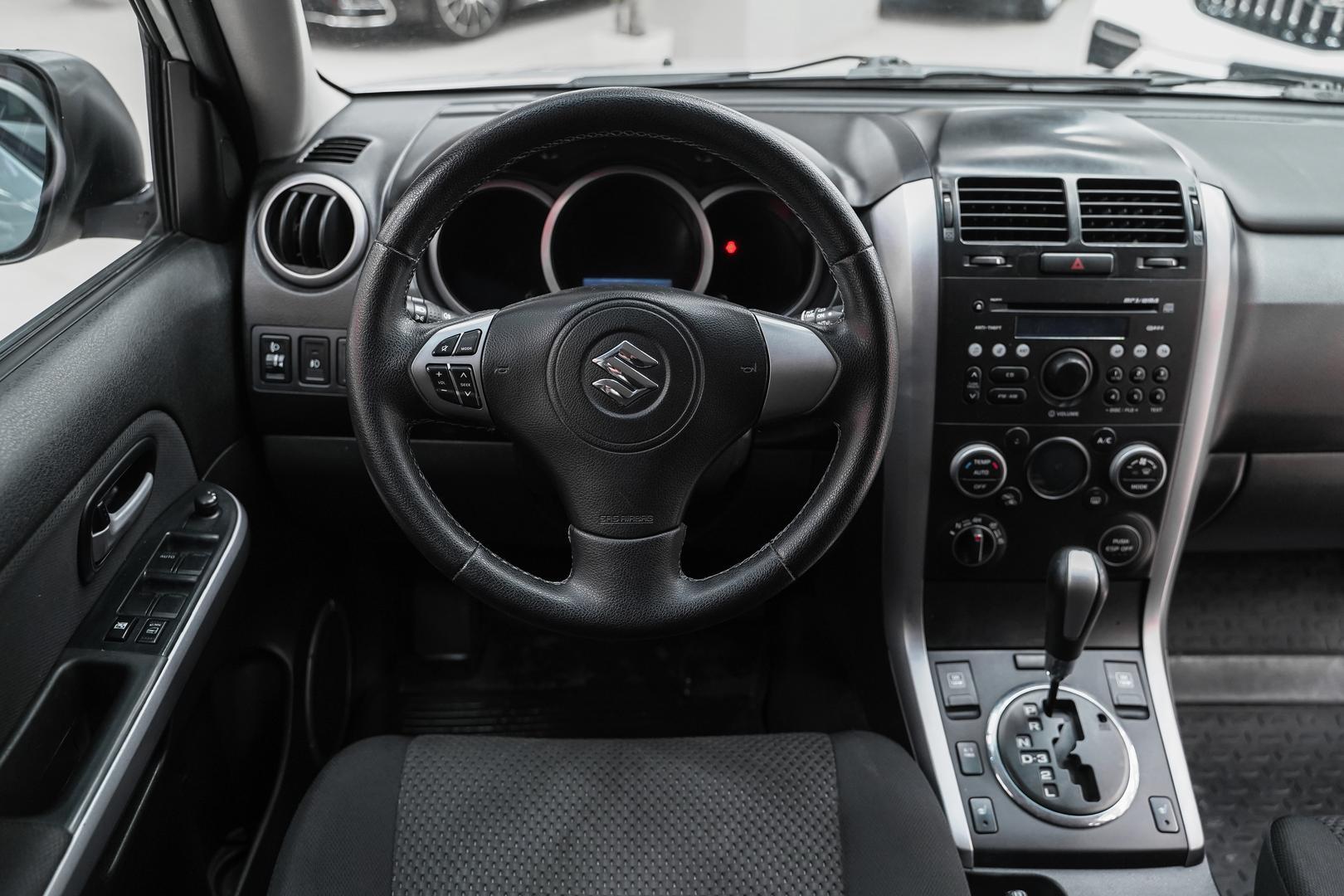 Suzuki Grand Vitara 2010, серебряный, ДЦ Орехово