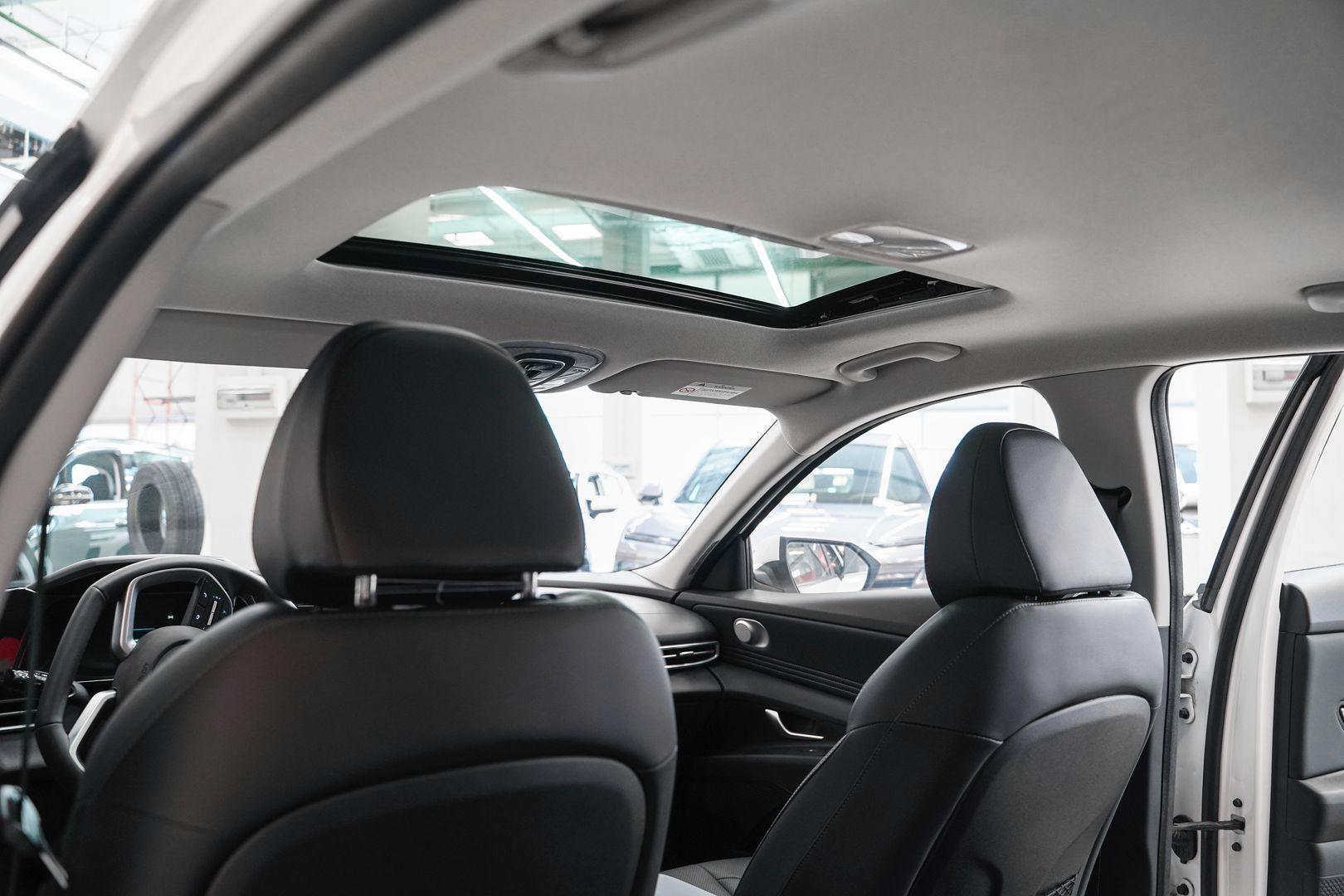 Hyundai Elantra 2024, белый, ДЦ Орехово