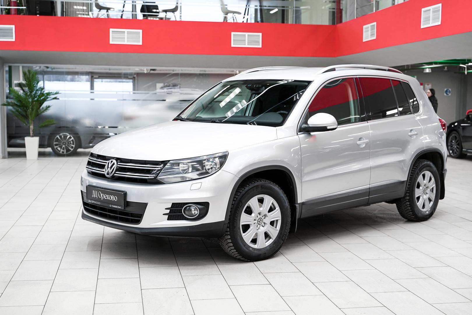 Volkswagen Tiguan 2012, серебряный, ДЦ Орехово