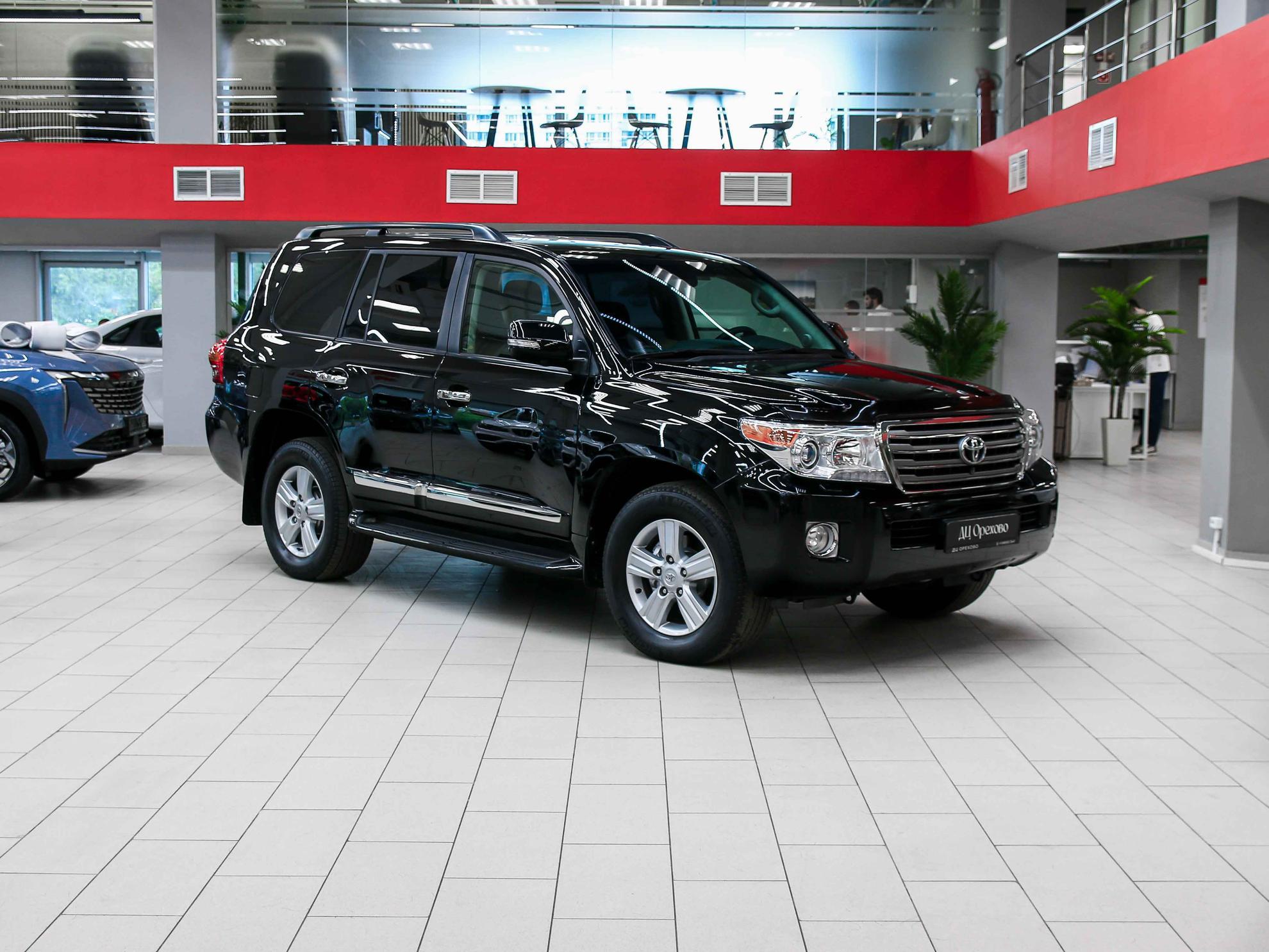 Toyota Land Cruiser 2013, черный, ДЦ Орехово