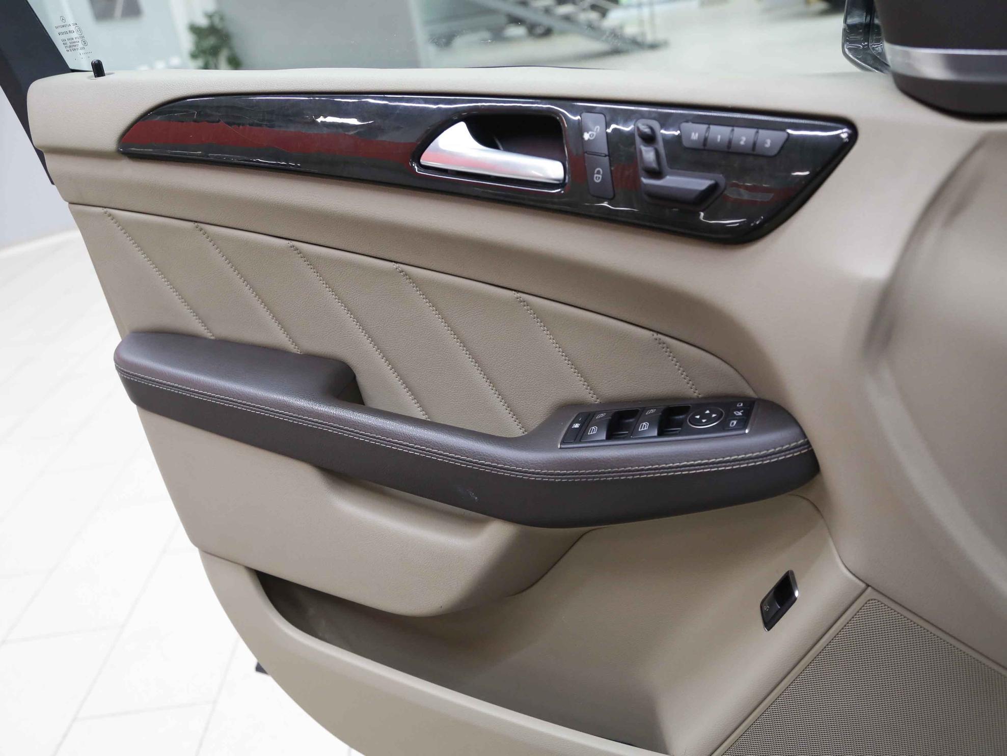 Mercedes-Benz GL-Класс 2015, черный, ДЦ Орехово