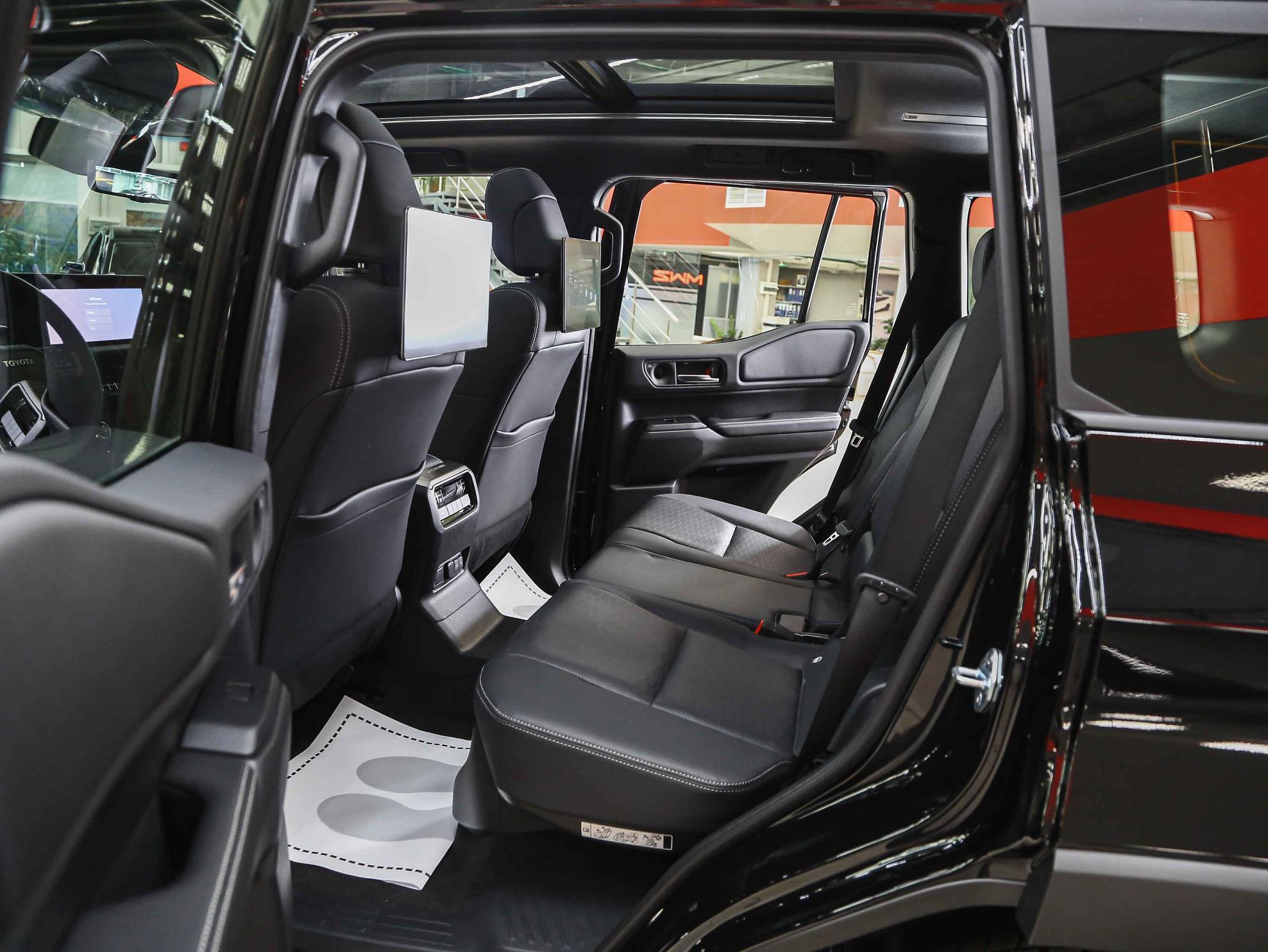 Toyota Land Cruiser Prado 2026, черный, ДЦ Орехово