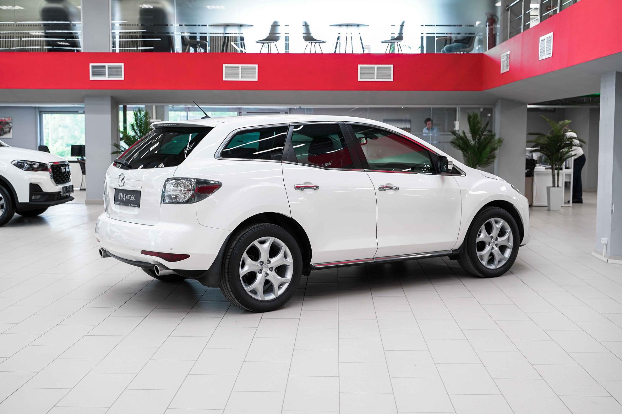 Mazda CX-7 2011, белый, ДЦ Орехово