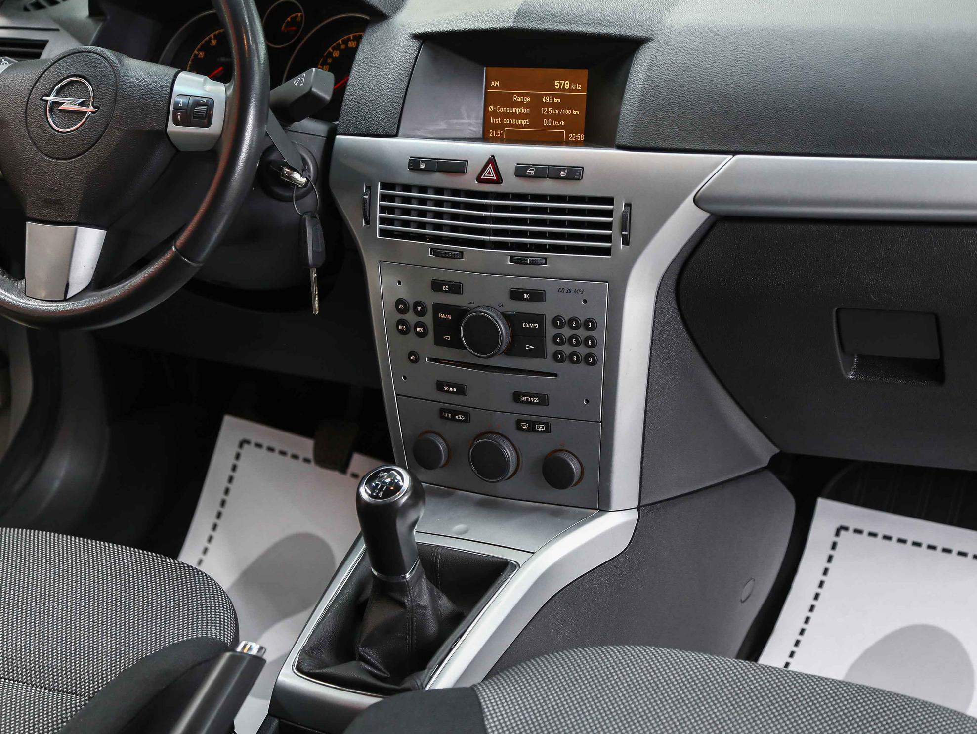 Opel Astra 2012, серый, ДЦ Орехово
