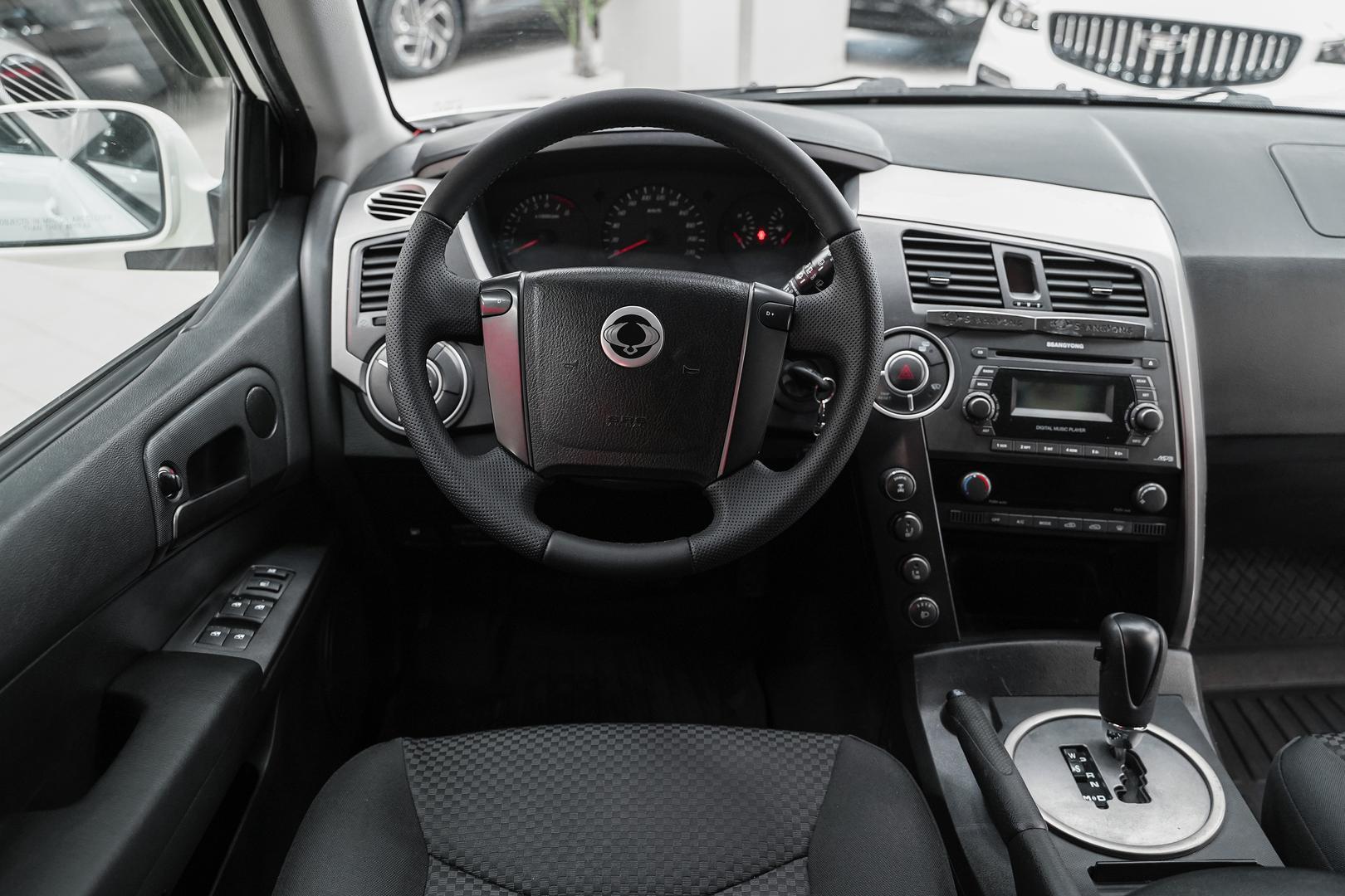 SsangYong Kyron 2011, белый, ДЦ Орехово