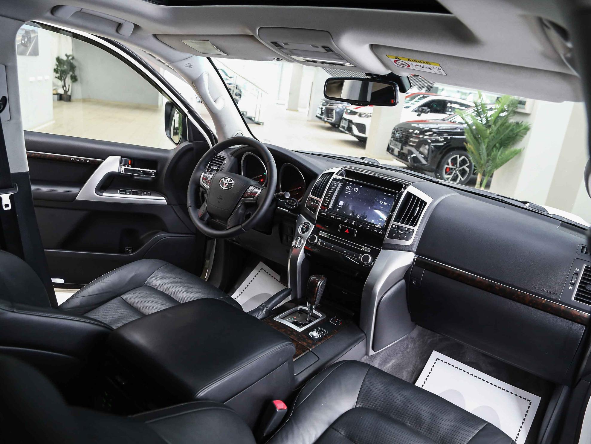Toyota Land Cruiser 2013, белый, ДЦ Орехово