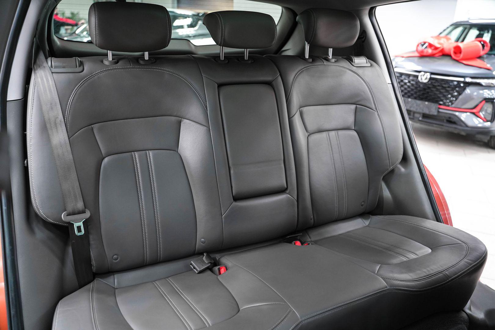 Kia Sportage 2011, оранжевый, ДЦ Орехово