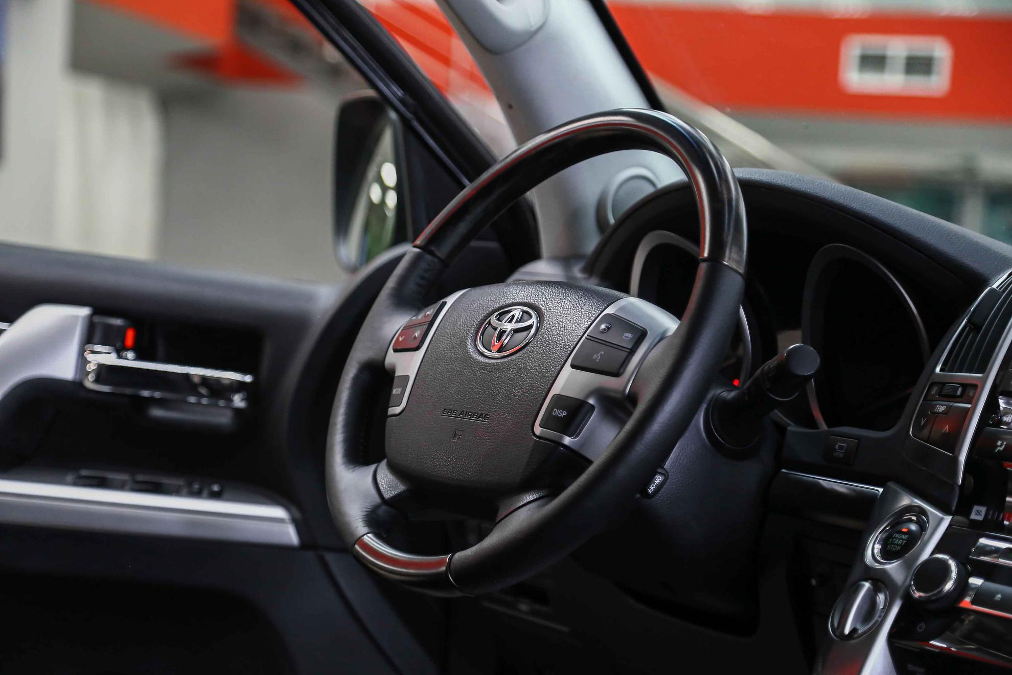 Toyota Land Cruiser 2013, черный, ДЦ Орехово