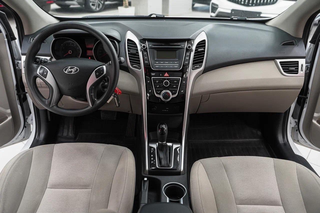 Hyundai i30 2016, белый, ДЦ Орехово