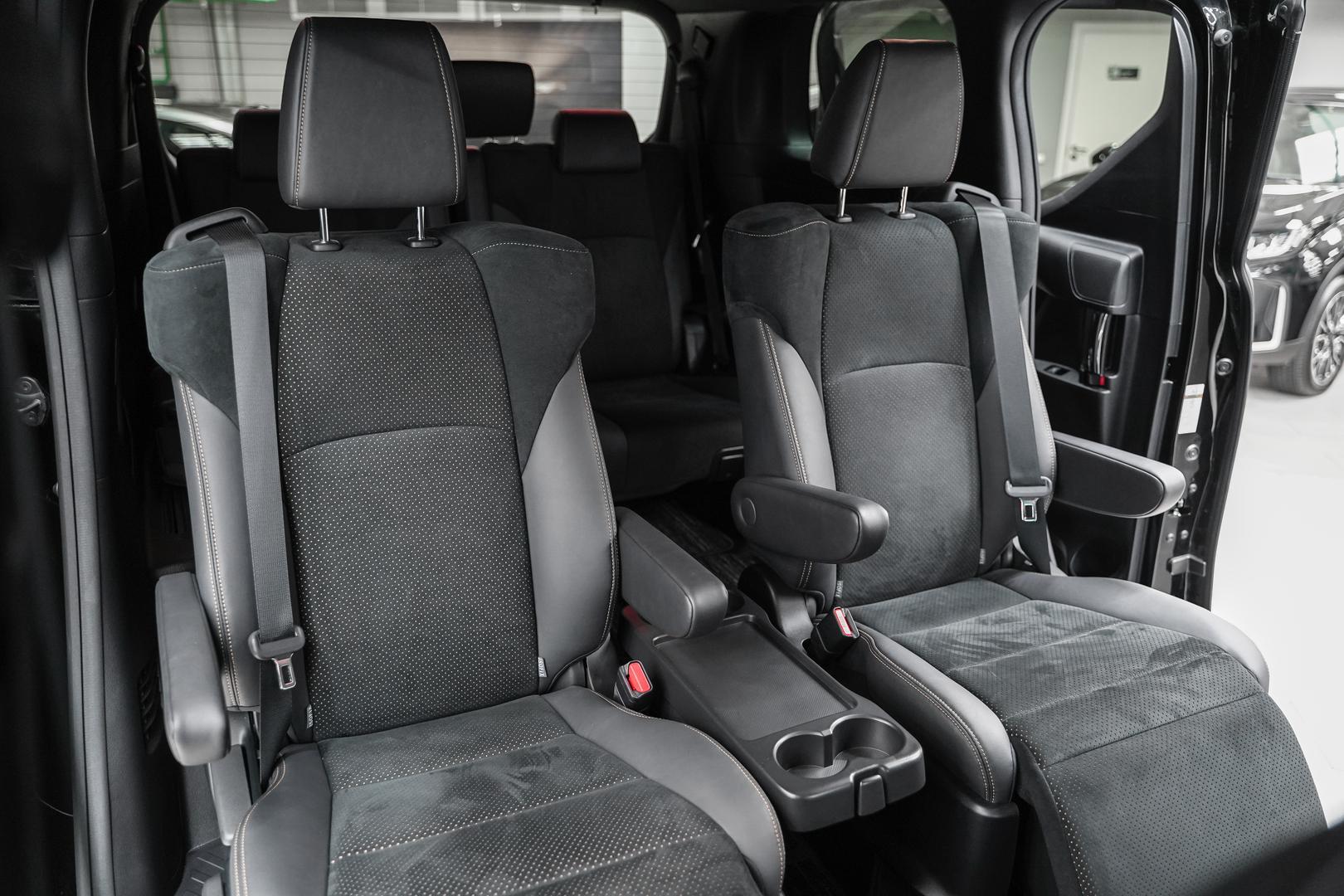 Toyota Alphard 2020, черный, ДЦ Орехово