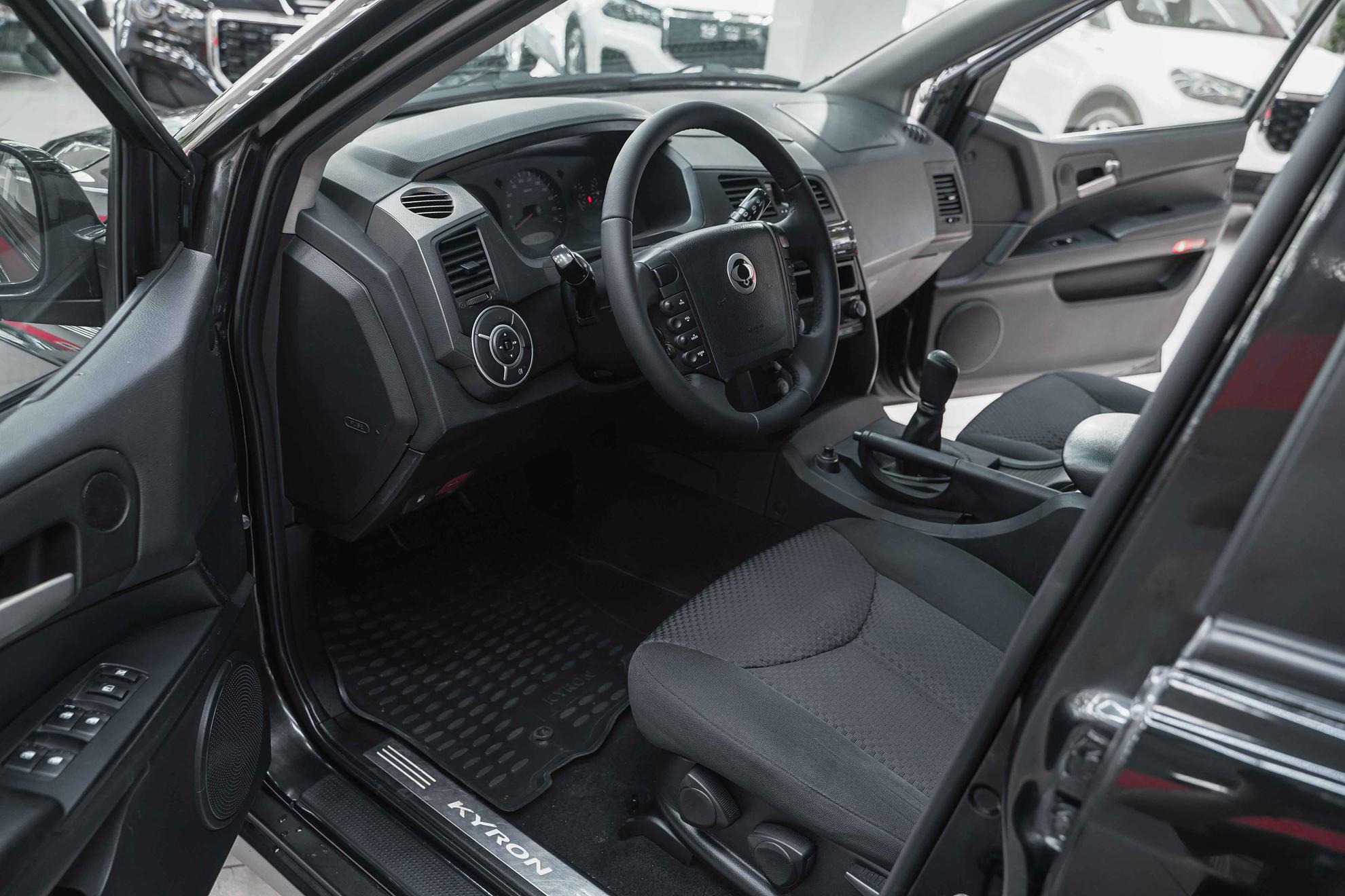 SsangYong Kyron 2009, черный, ДЦ Орехово