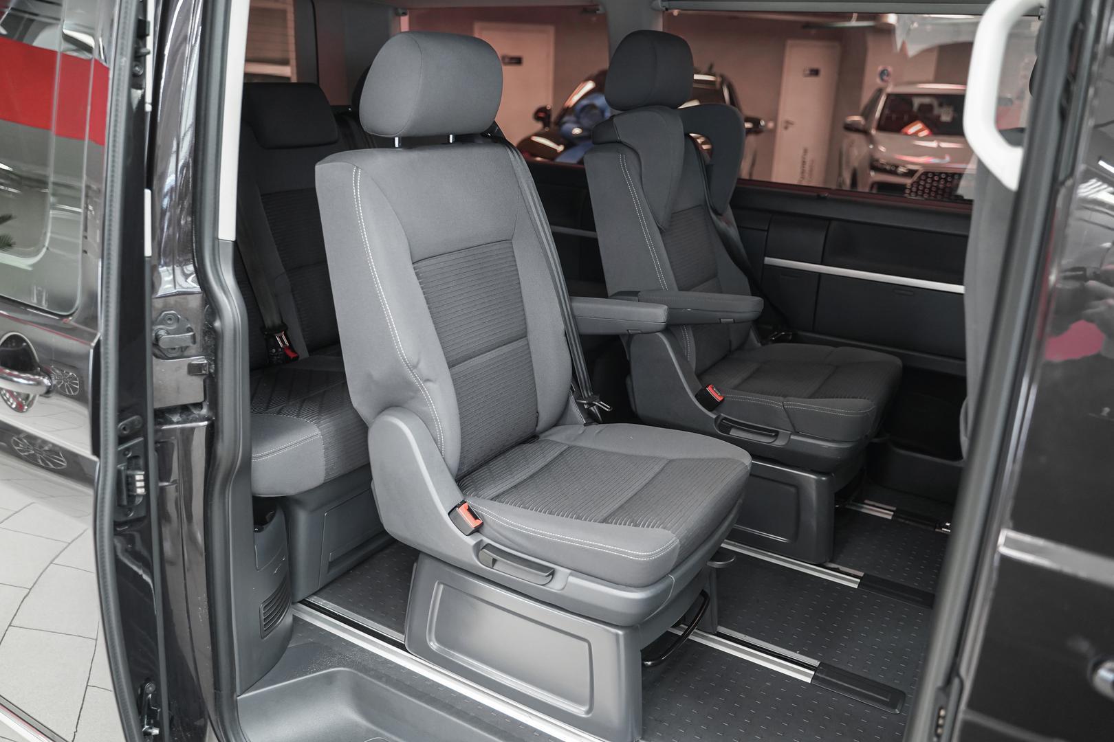 Volkswagen Multivan 2014, пурпурный, ДЦ Орехово