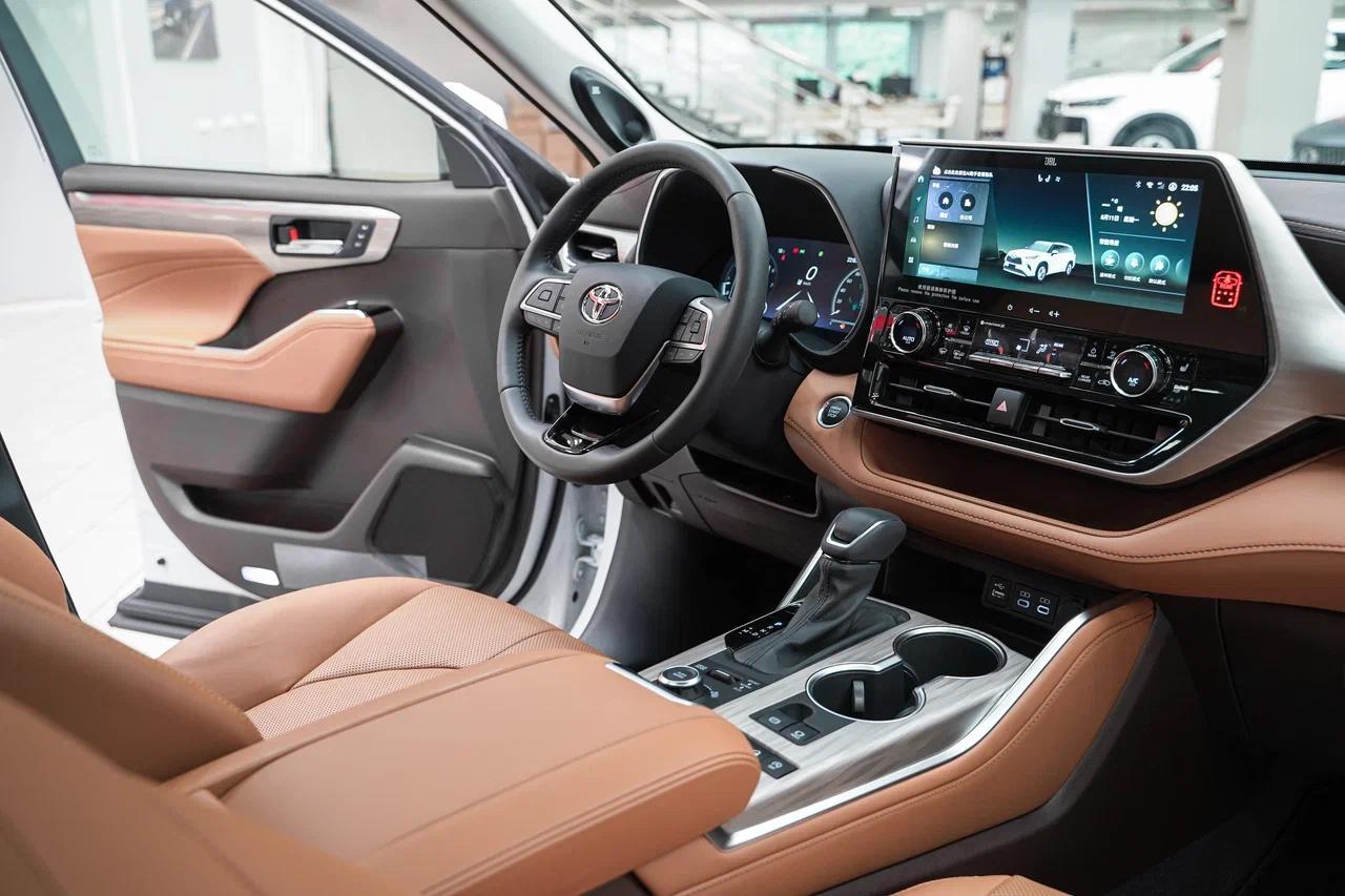 Toyota Highlander 2025, белый, ДЦ Орехово