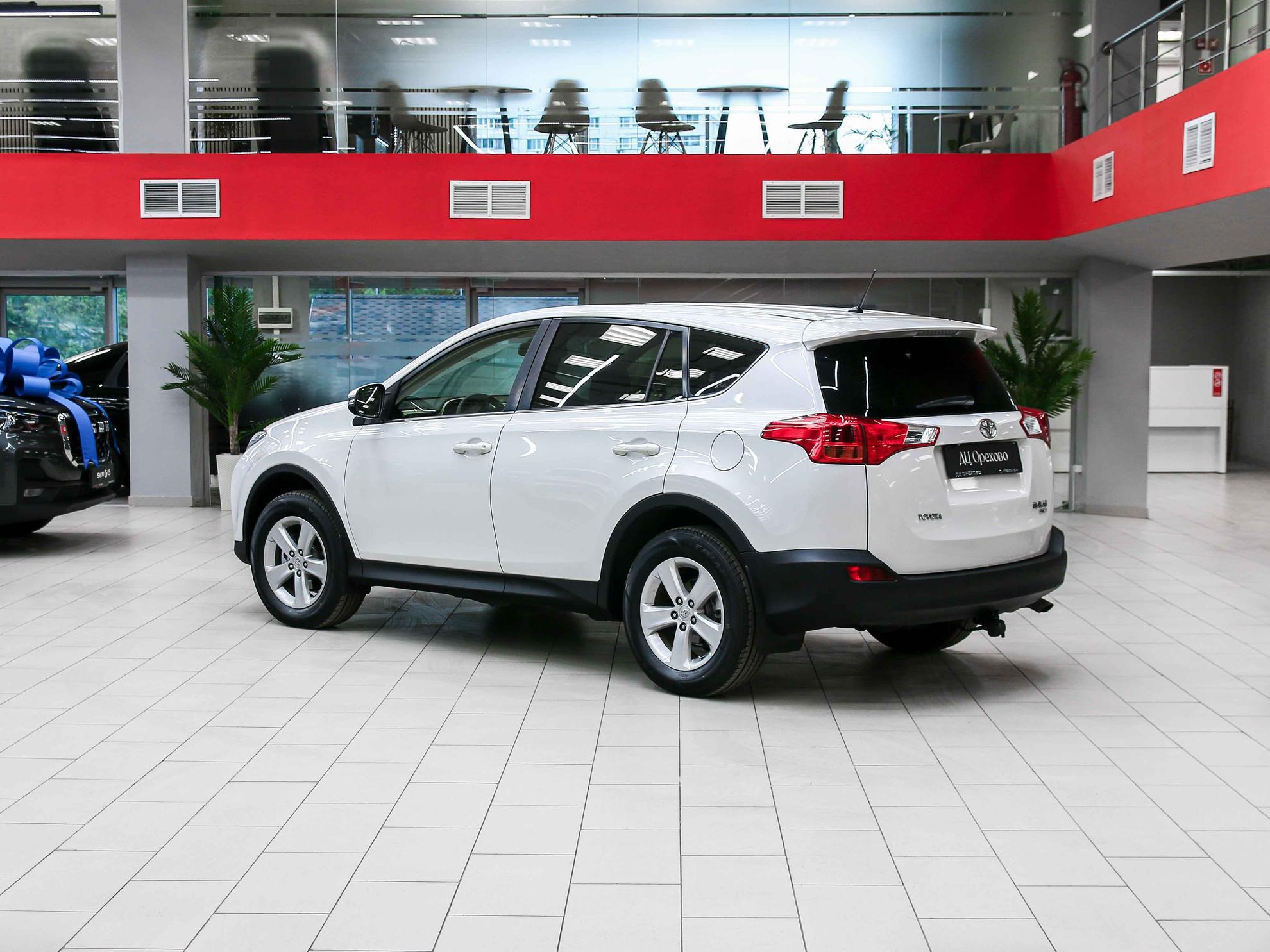 Toyota RAV4 2013, белый, ДЦ Орехово