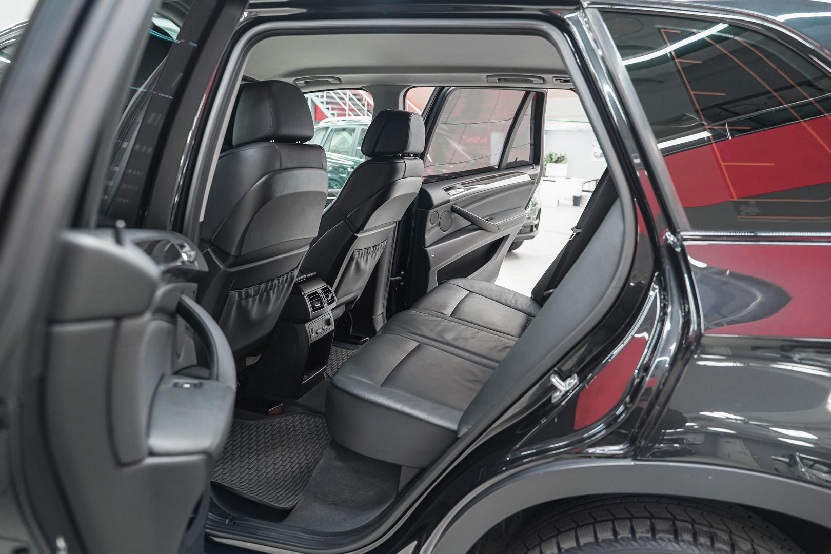BMW X5 2013, черный, ДЦ Орехово