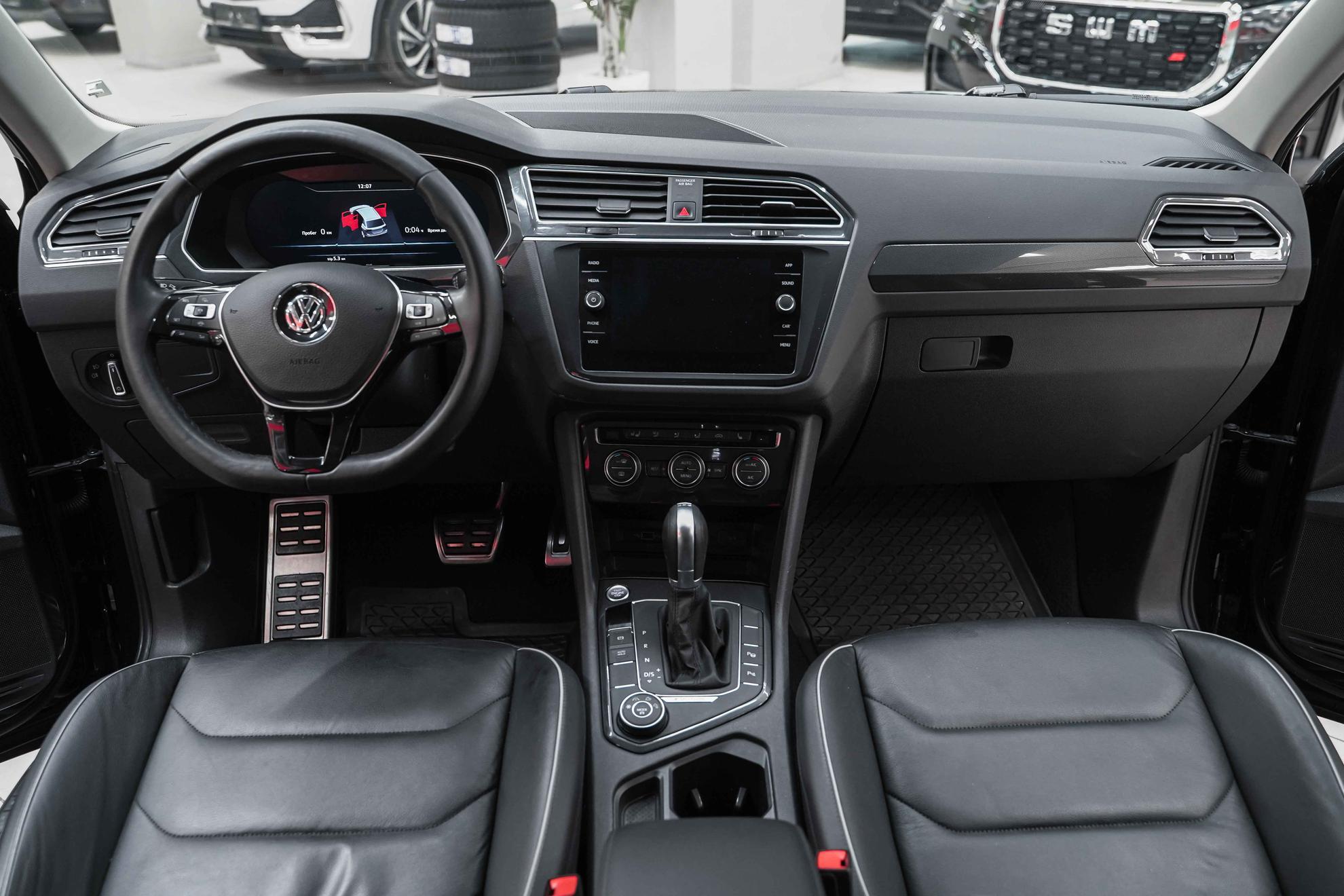 Volkswagen Tiguan 2018, черный, ДЦ Орехово