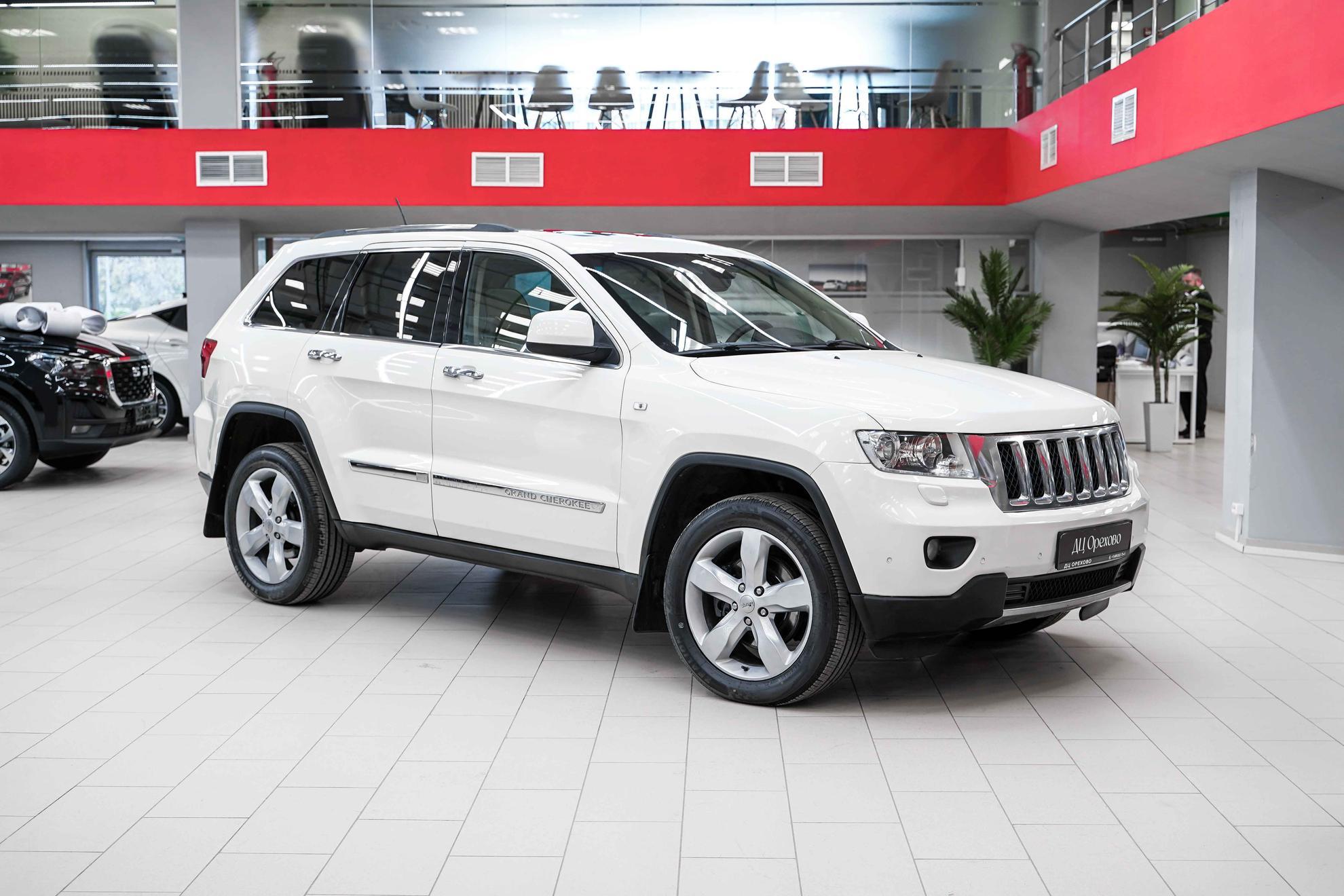Jeep Grand Cherokee 2012, белый, ДЦ Орехово