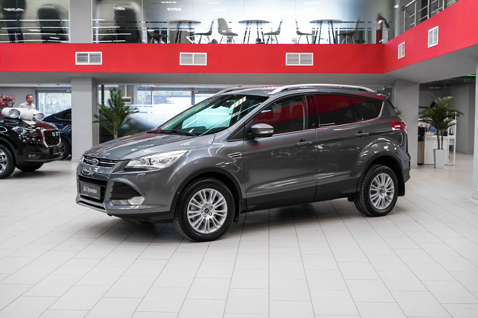 Ford Kuga 2013, серый, ДЦ Орехово