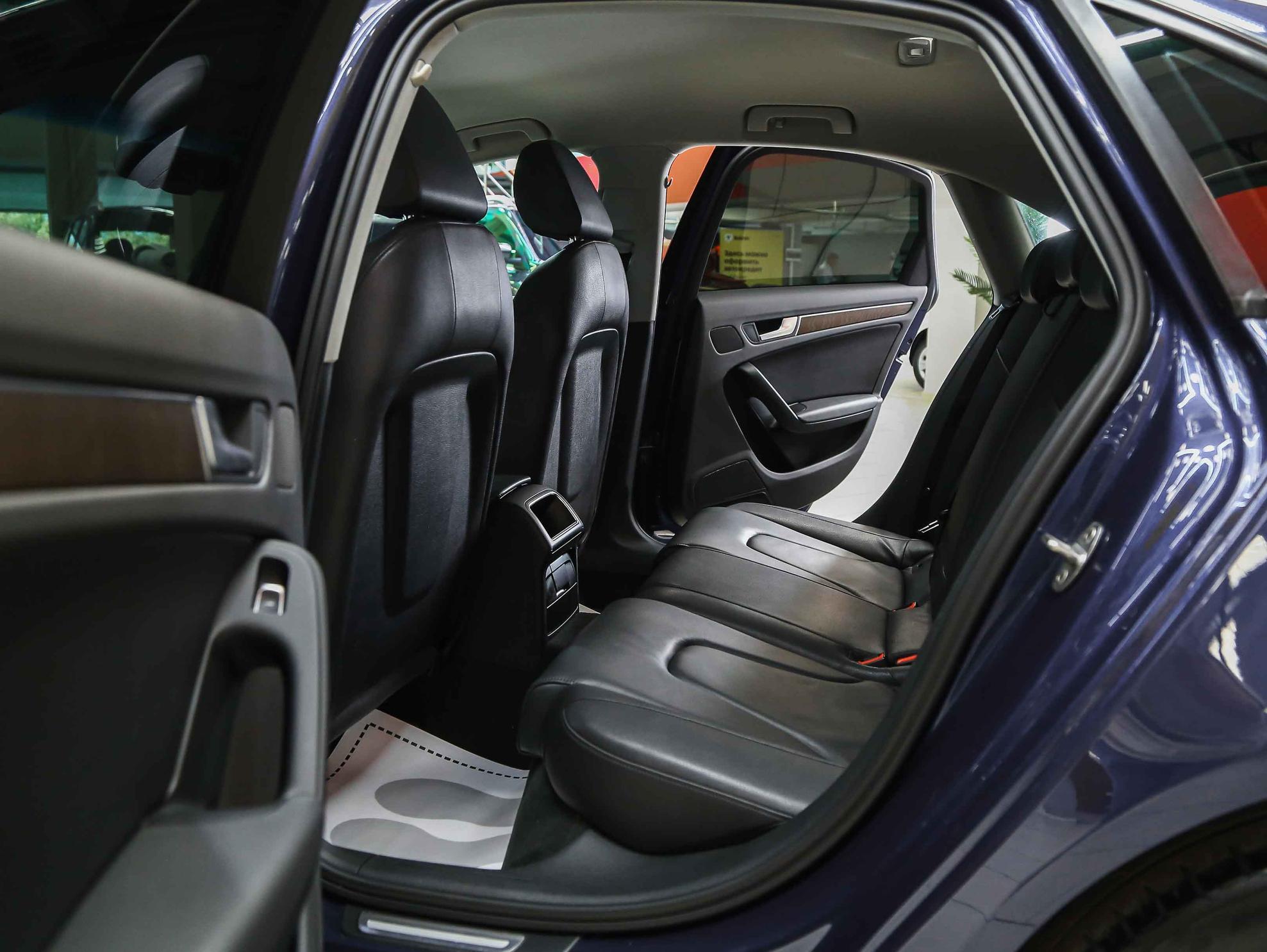 Audi A4 2015, синий, ДЦ Орехово