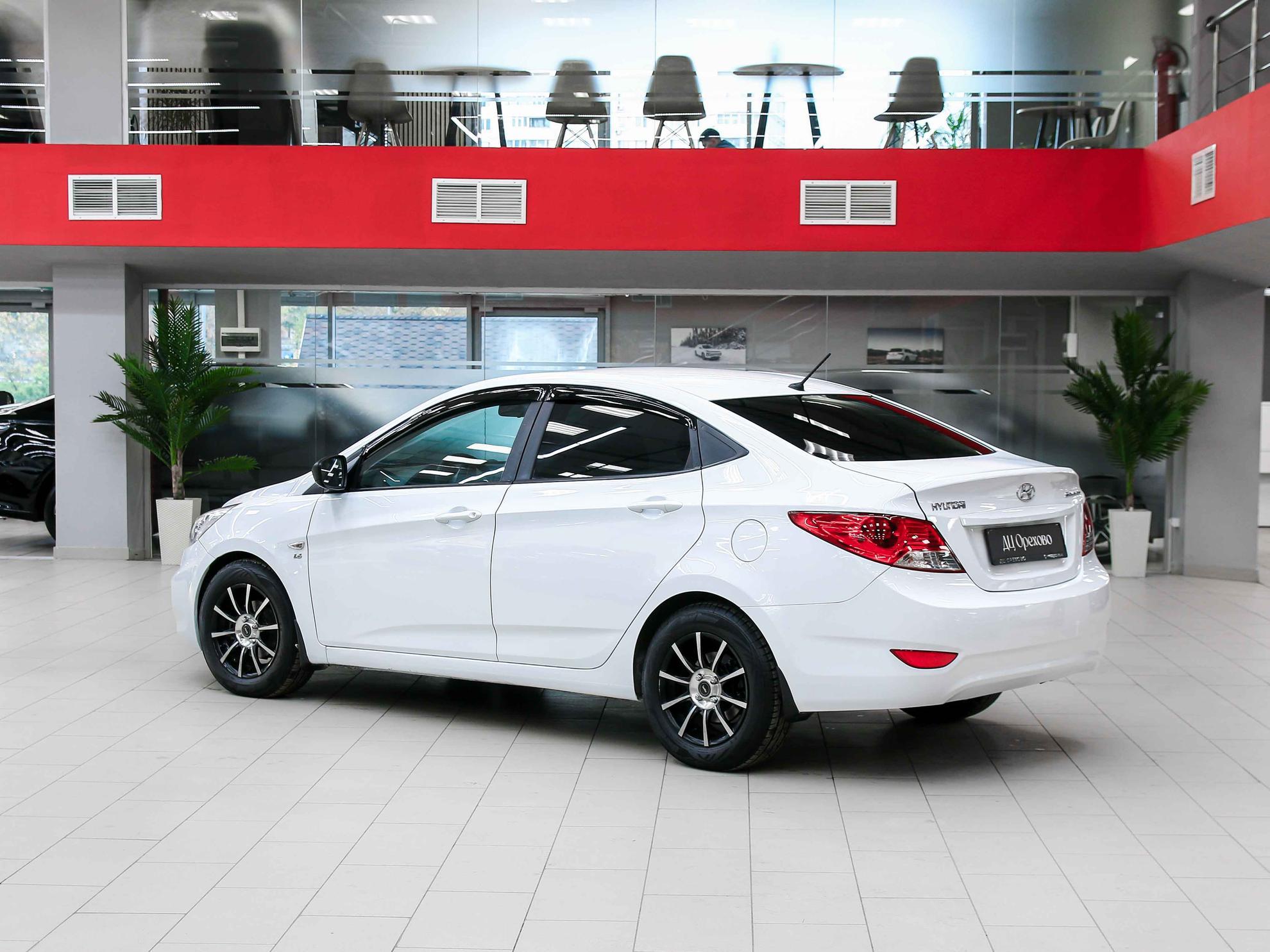 Hyundai Solaris 2014, белый, ДЦ Орехово