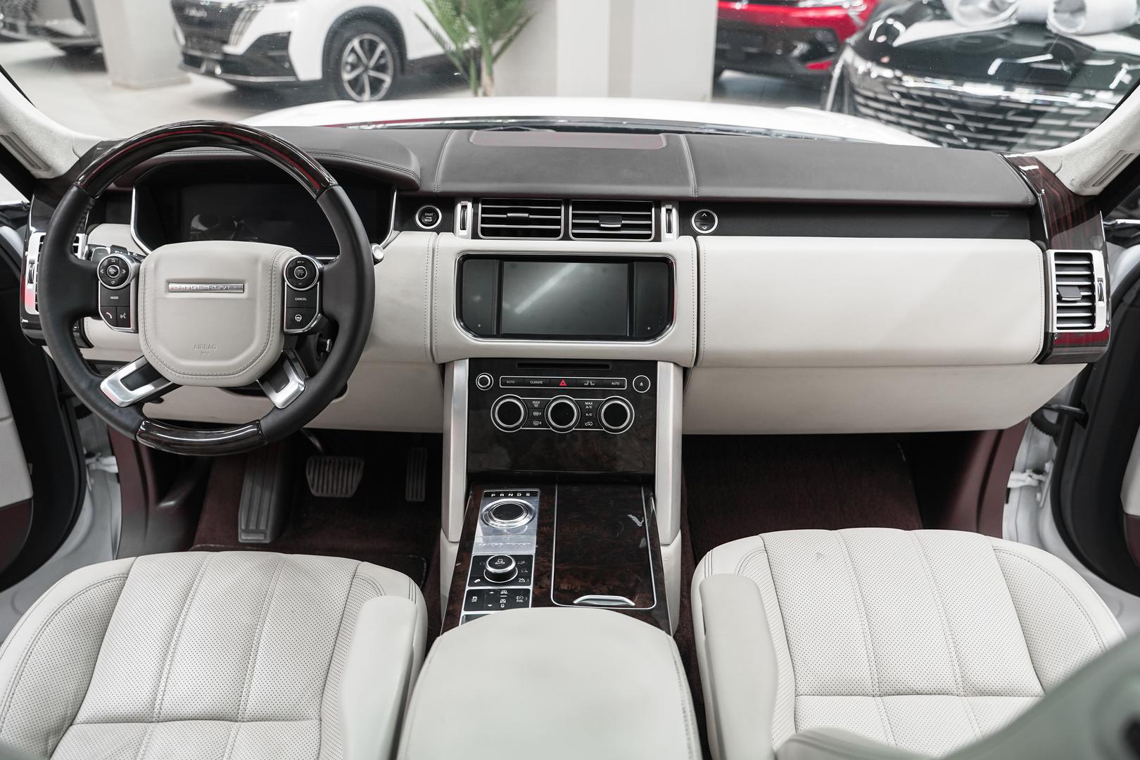 Land Rover Range Rover 2015, белый, ДЦ Орехово