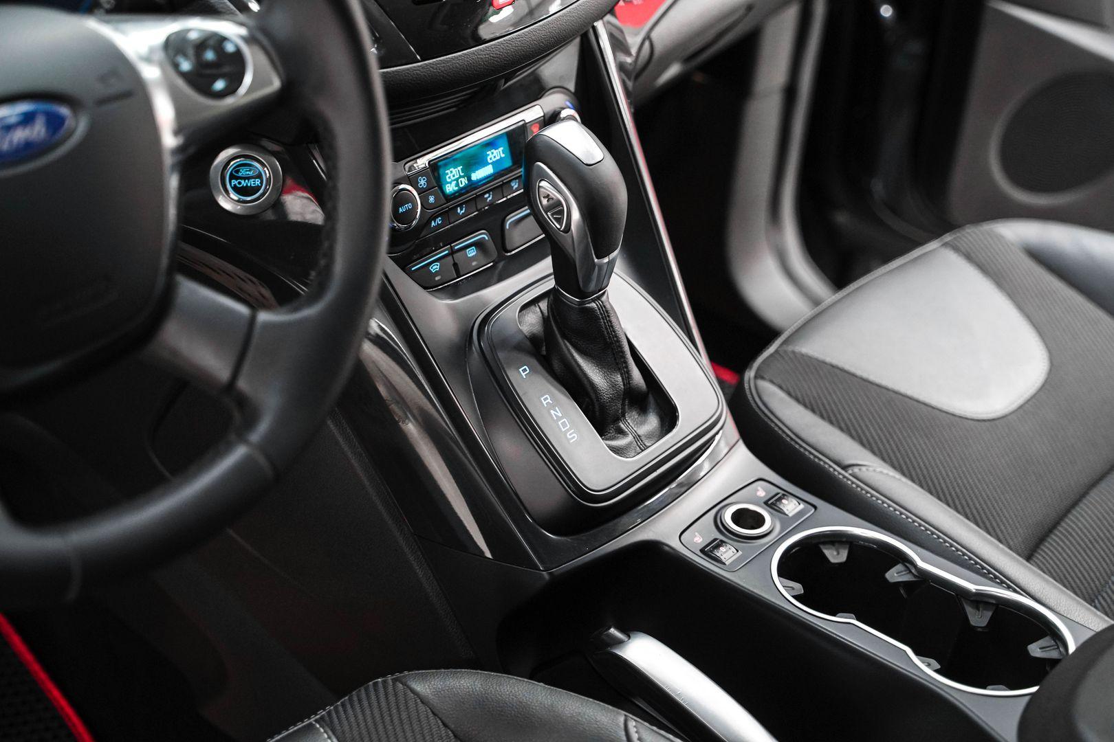 Ford Kuga 2013, черный, ДЦ Орехово