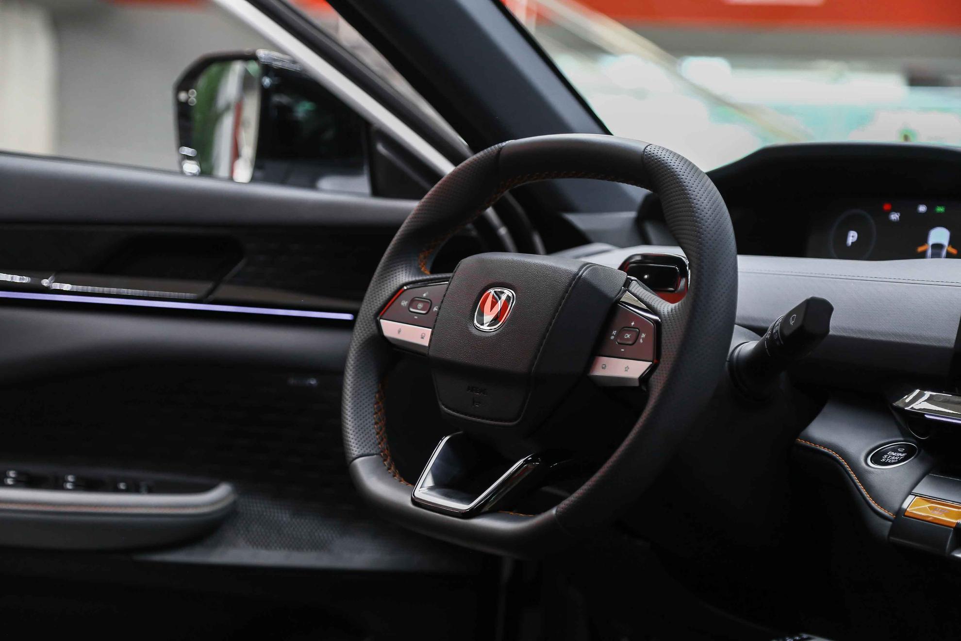 Changan UNI-V 2023, белый, ДЦ Орехово