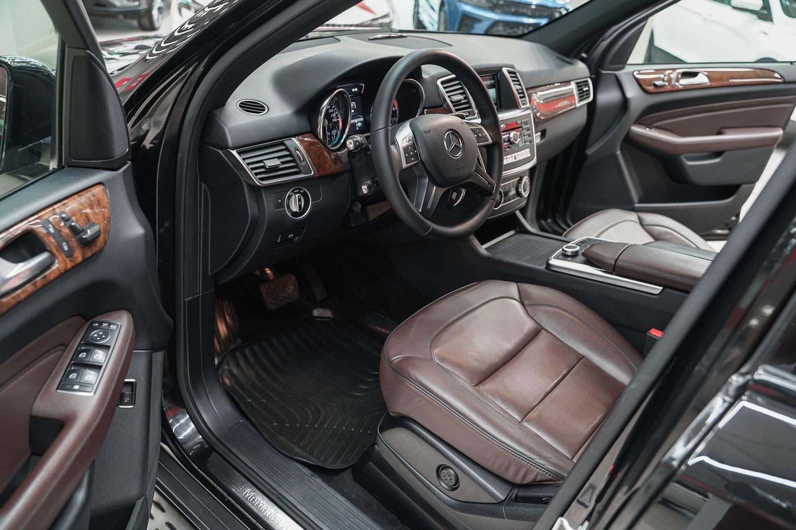 Mercedes-Benz M-Класс 2012, черный, ДЦ Орехово