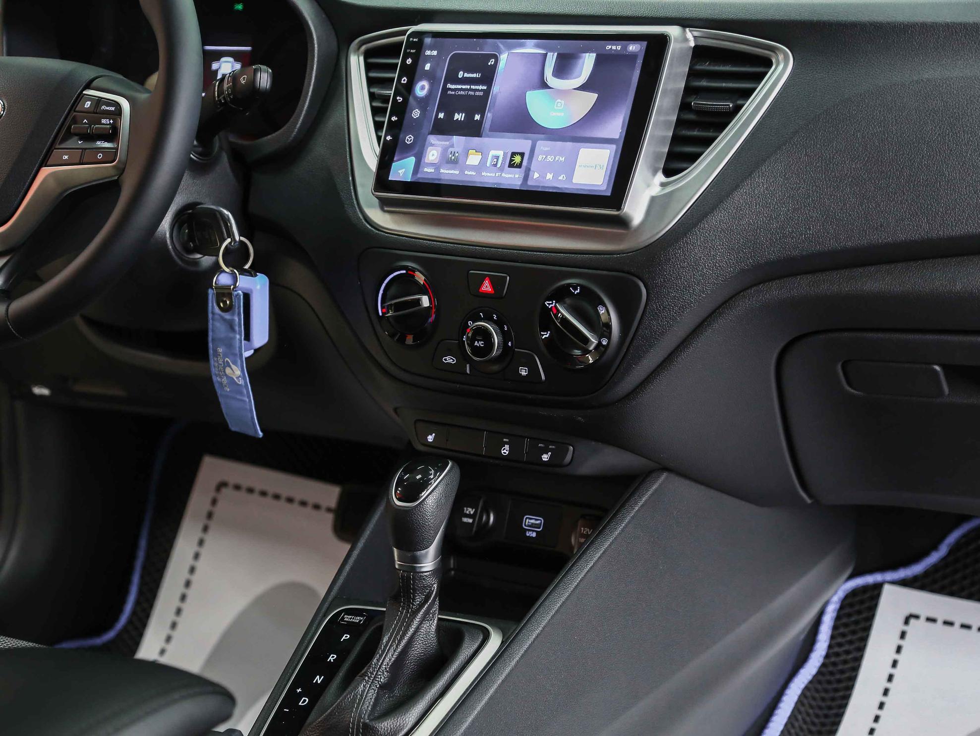 Hyundai Solaris 2019, серебряный, ДЦ Орехово