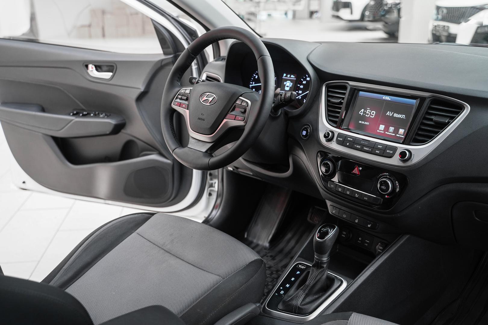 Hyundai Solaris 2017, белый, ДЦ Орехово
