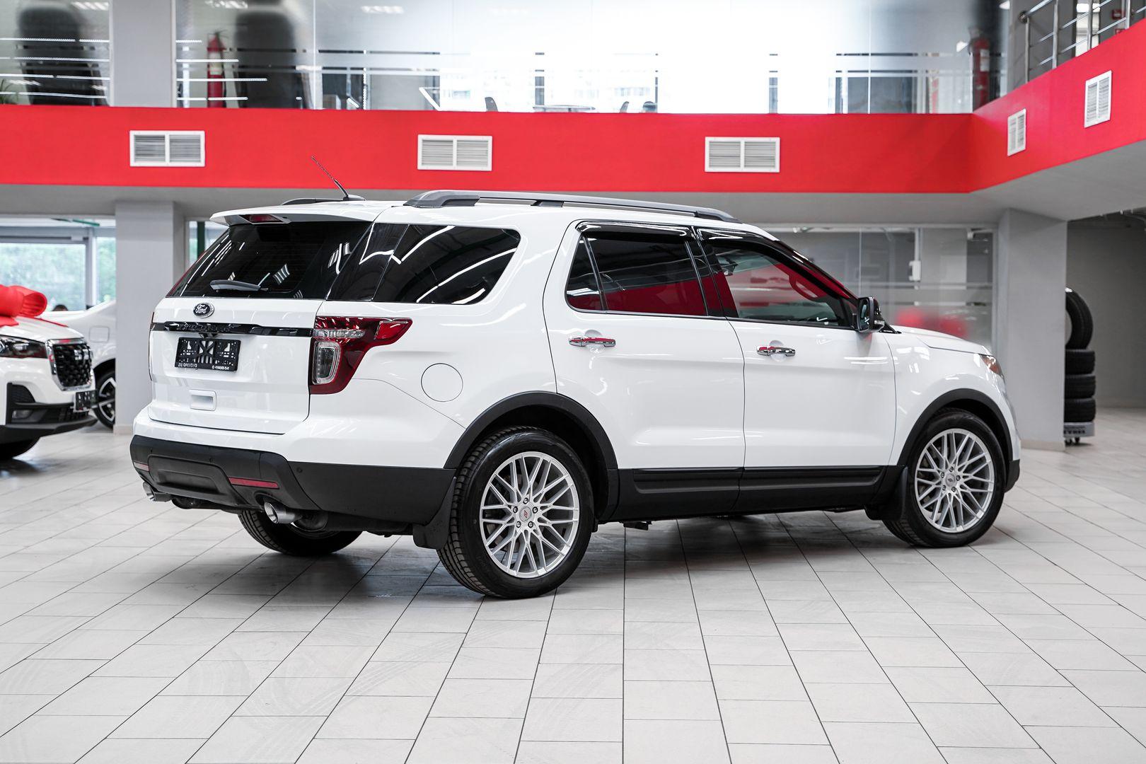 Ford Explorer 2014, белый, ДЦ Орехово