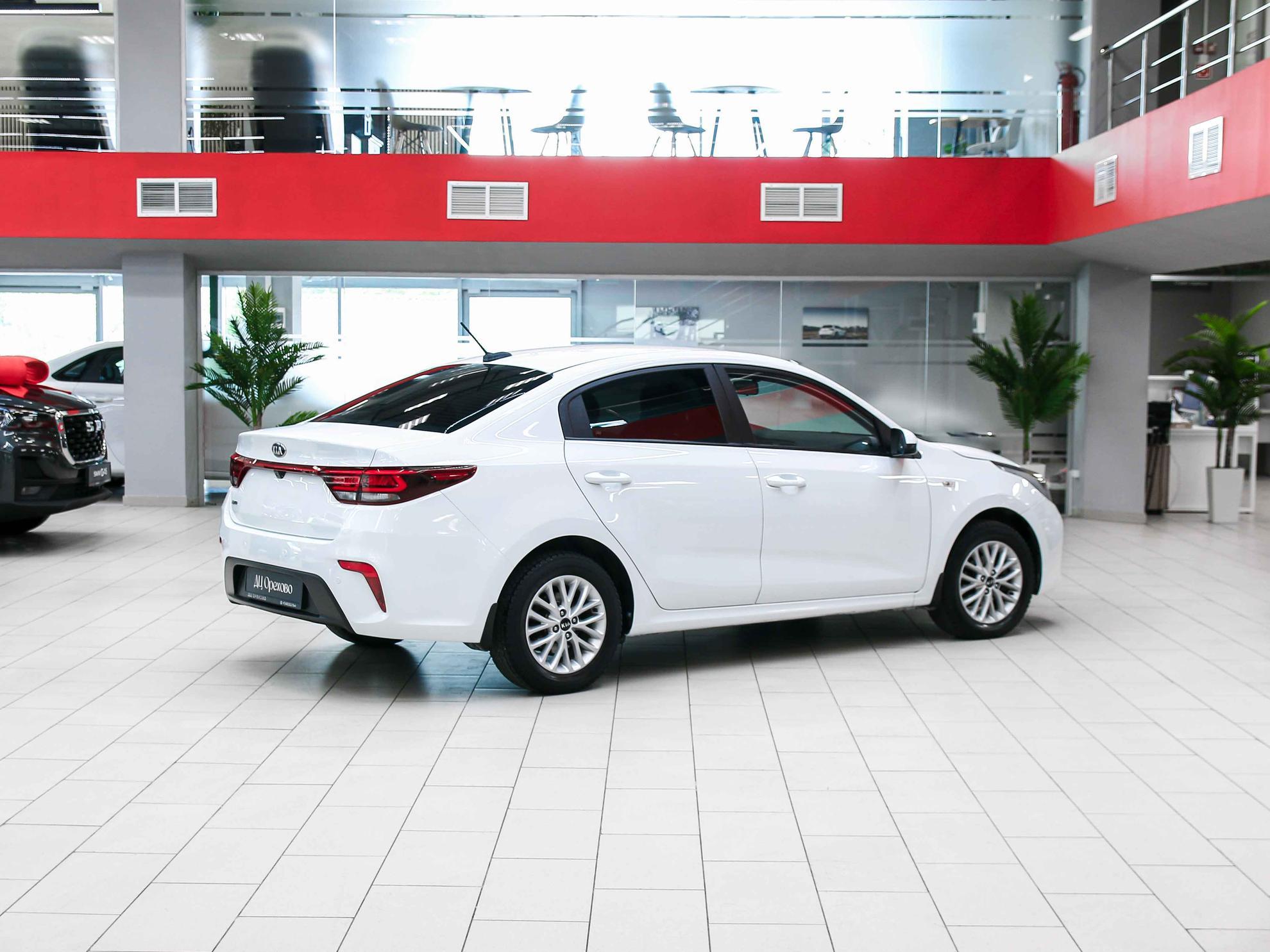 Kia Rio 2018, белый, ДЦ Орехово