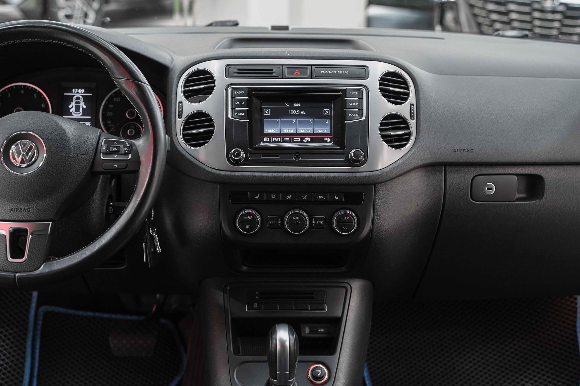 Volkswagen Tiguan 2016, белый, ДЦ Орехово