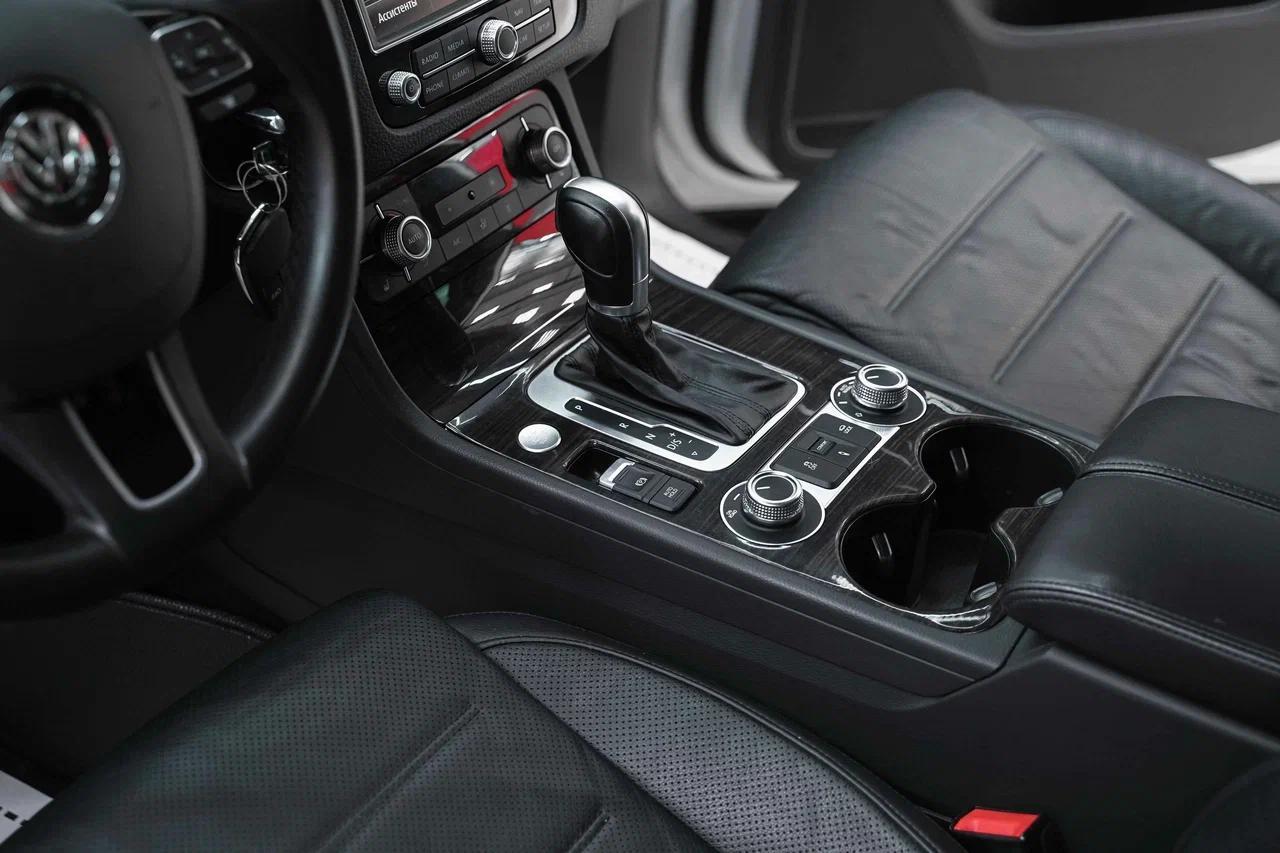 Volkswagen Touareg 2016, белый, ДЦ Орехово