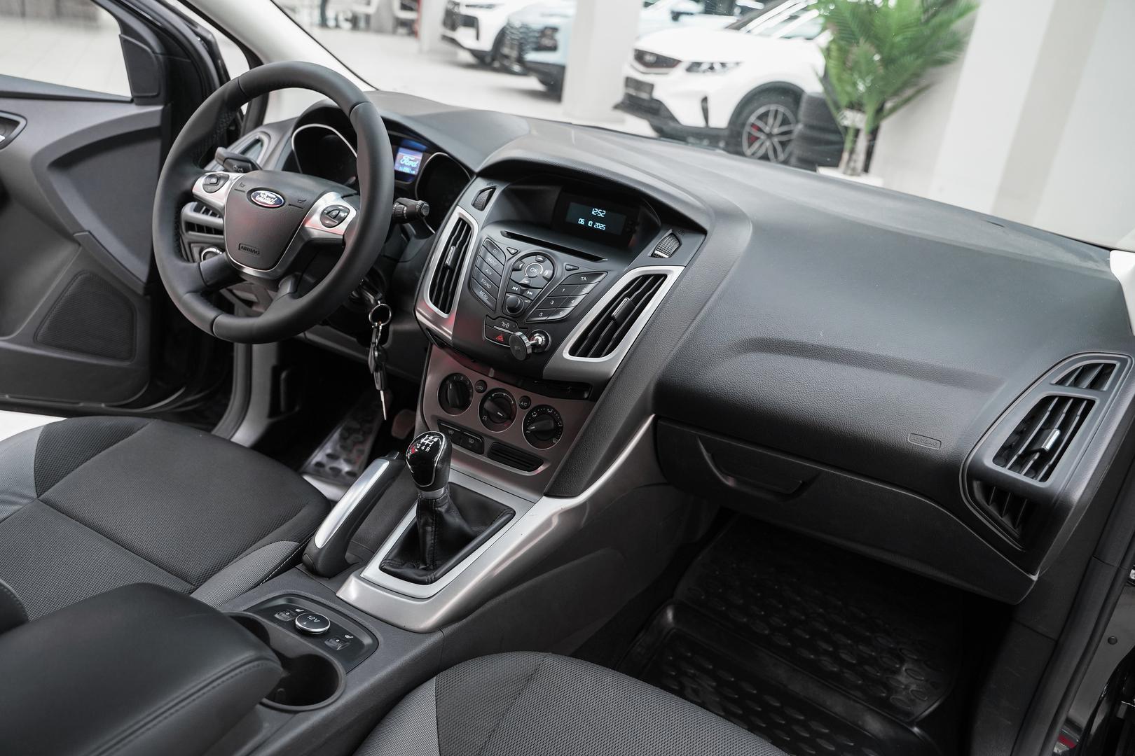 Ford Focus 2012, черный, ДЦ Орехово