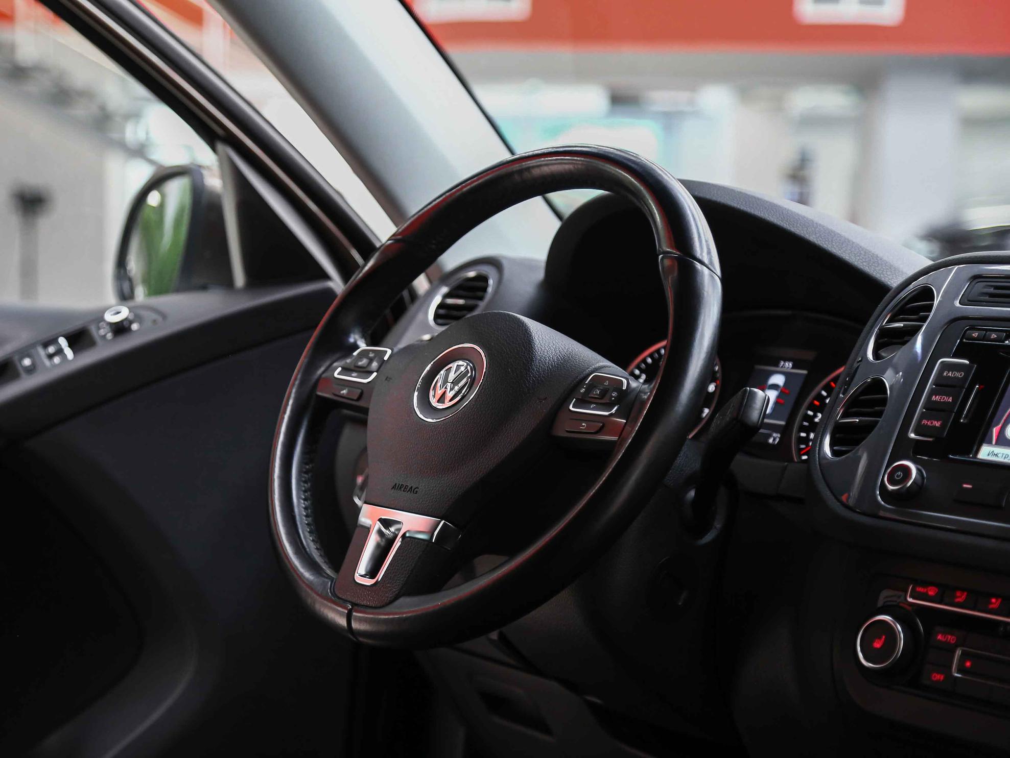 Volkswagen Tiguan 2014, коричневый, ДЦ Орехово