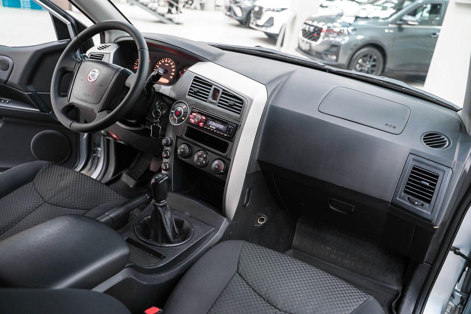 SsangYong Kyron 2010, серебряный, ДЦ Орехово
