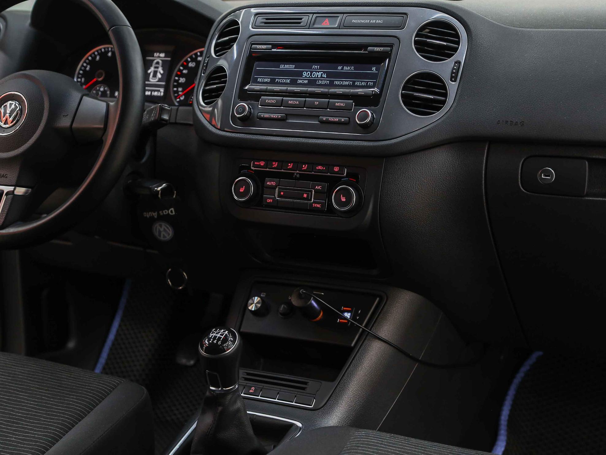 Volkswagen Tiguan 2013, серебряный, ДЦ Орехово